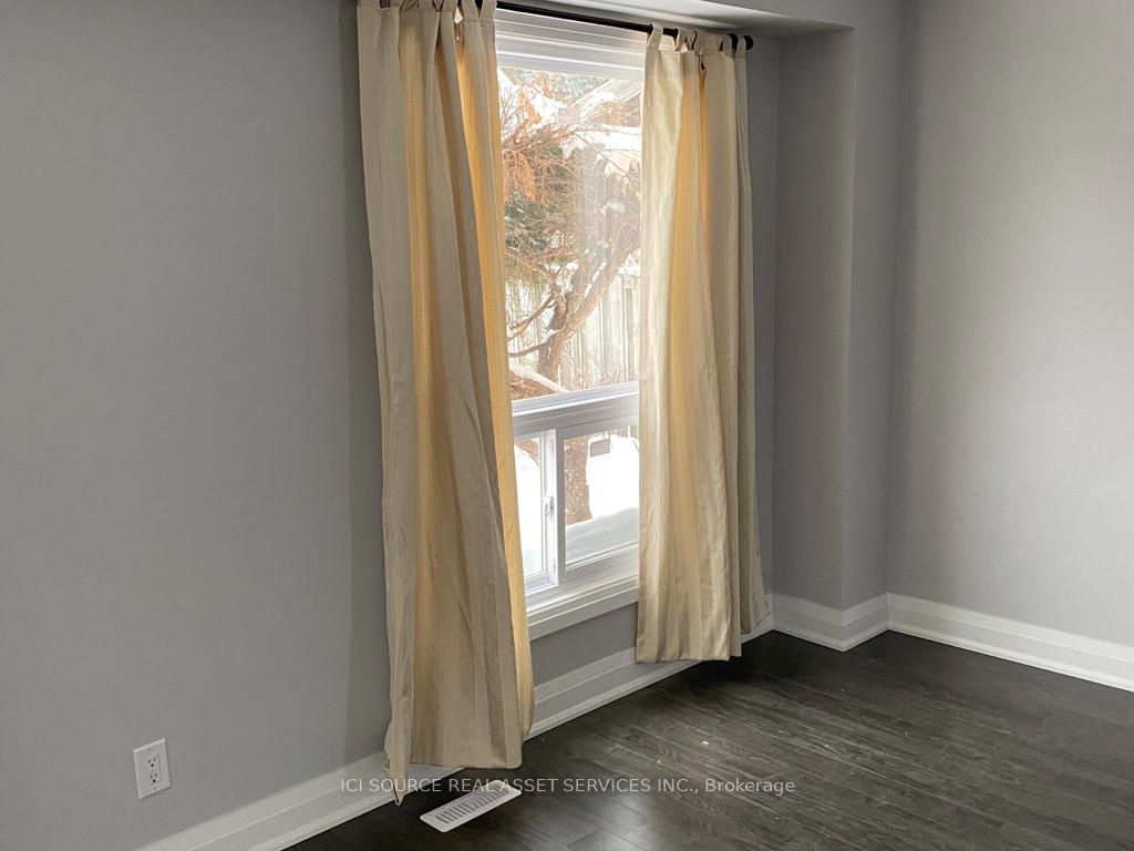 77 Newbridge Crescent Property Photo 29