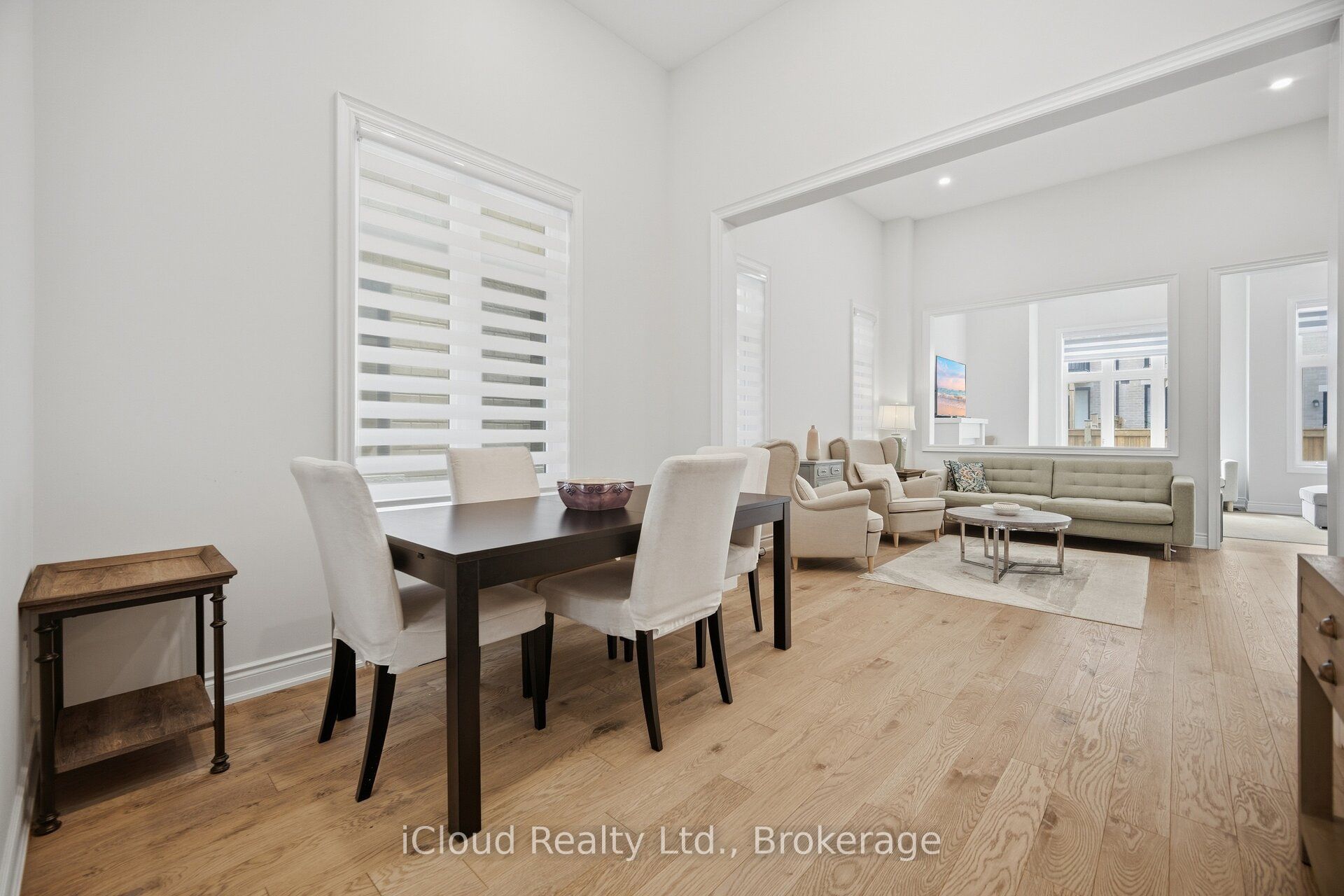 1400 Yellow Rose Circle Property Photo 6