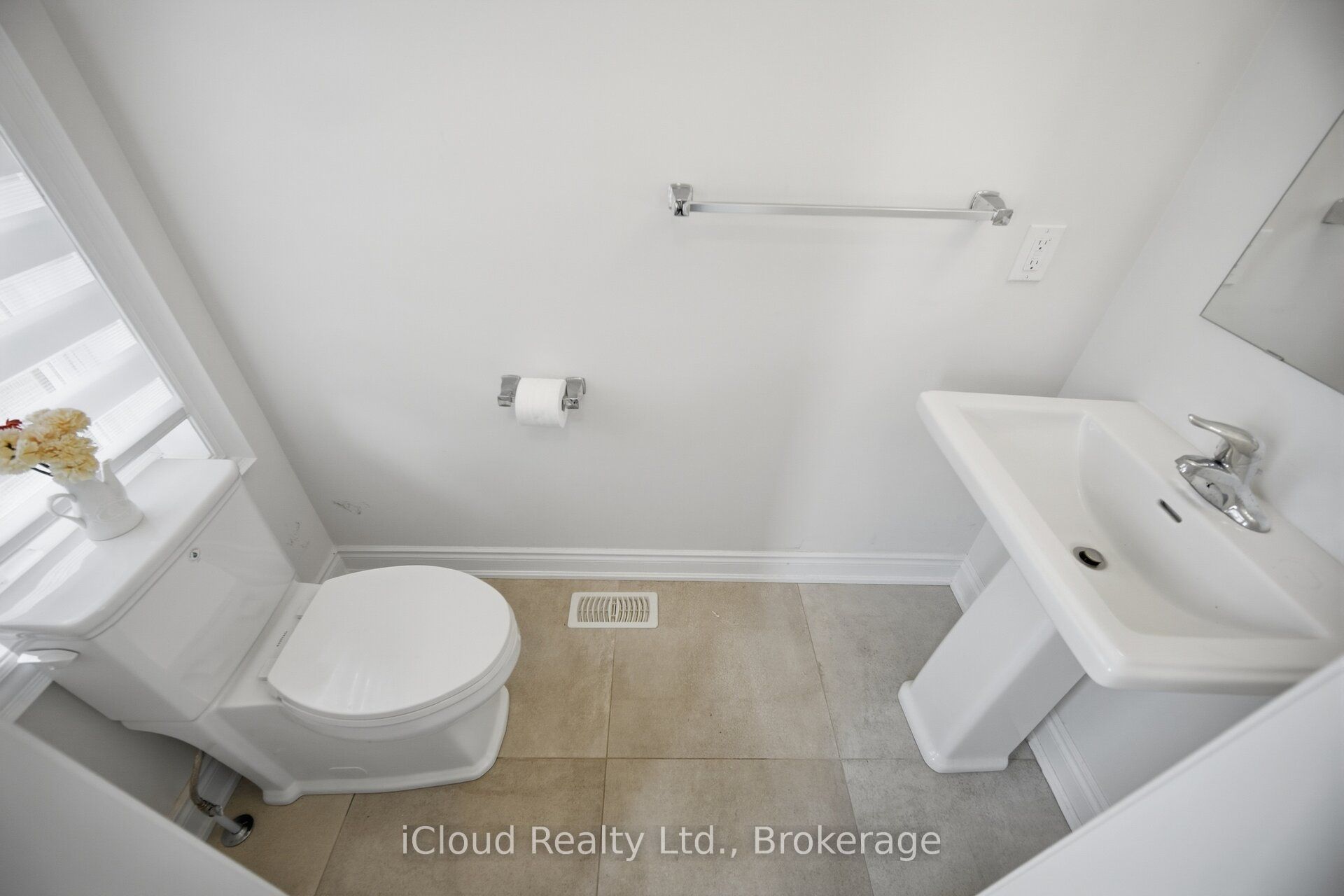 1400 Yellow Rose Circle Property Photo 18