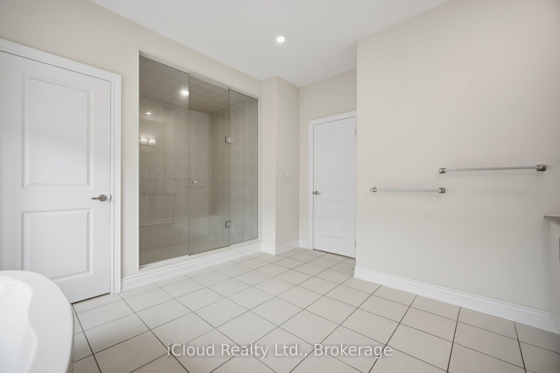1400 Yellow Rose Circle Property Photo 29