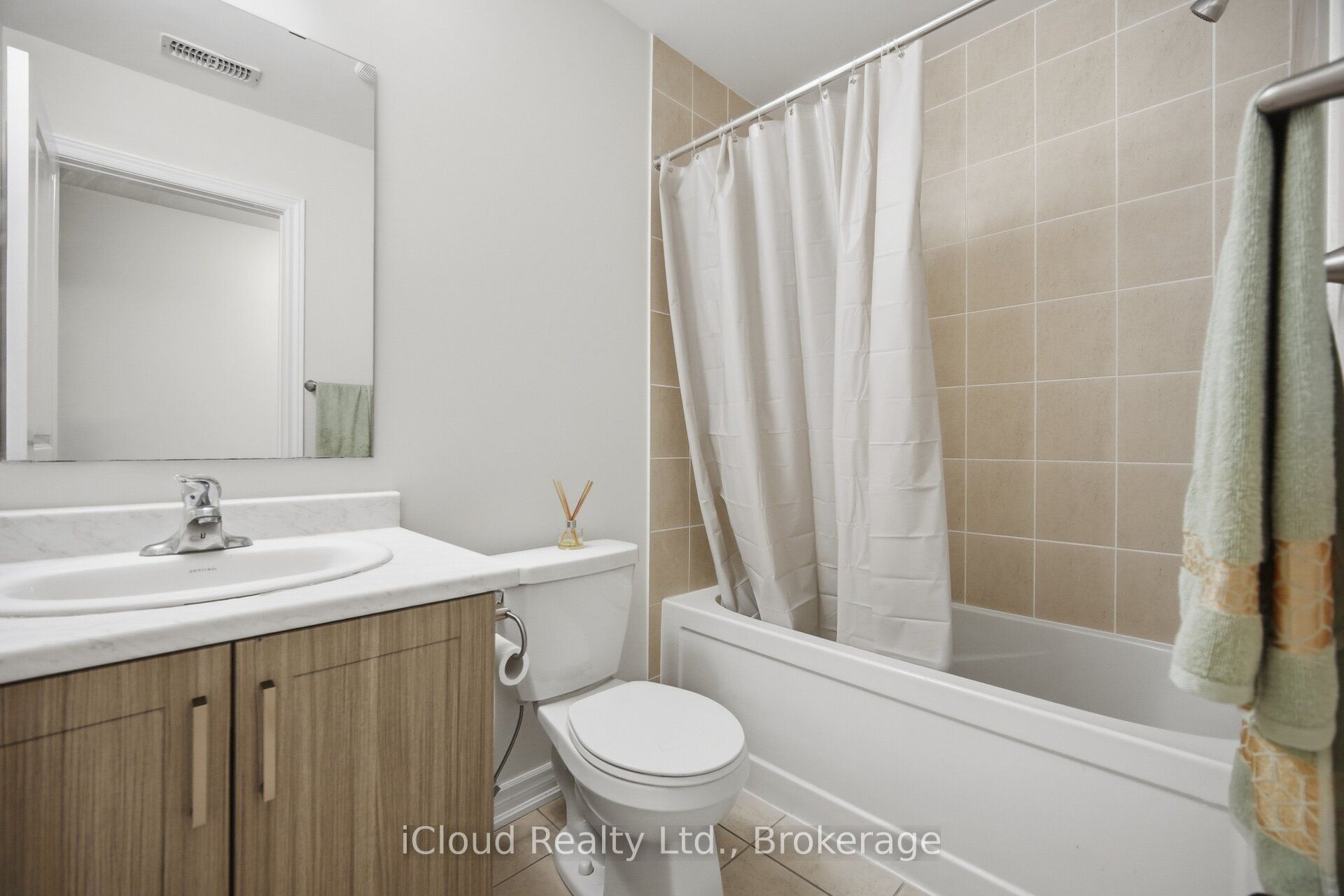 1400 Yellow Rose Circle Property Photo 46