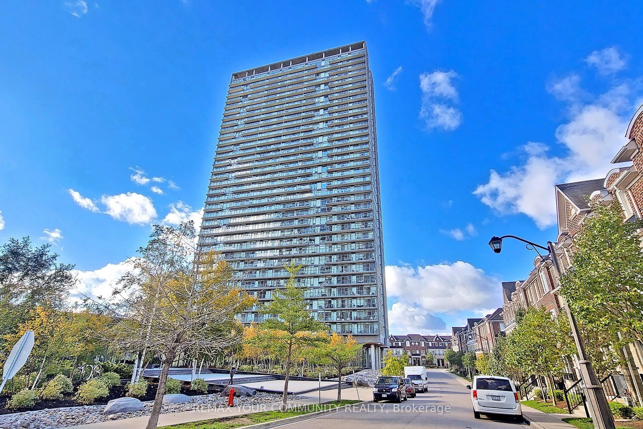 105 The Queensway Avenue 2304 Property Photo 1