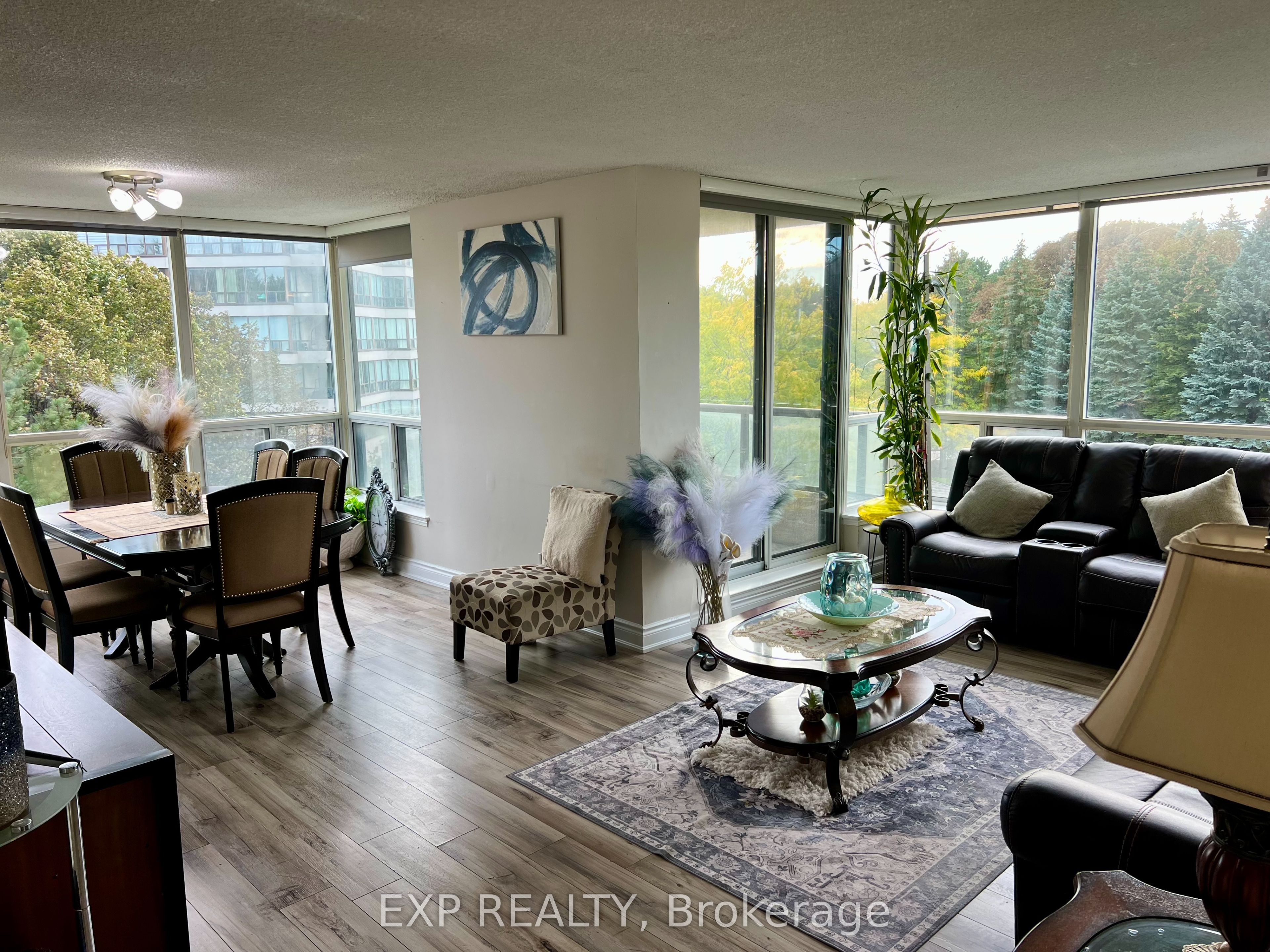 10 Laurelcrest Street 412 Property Photo 12