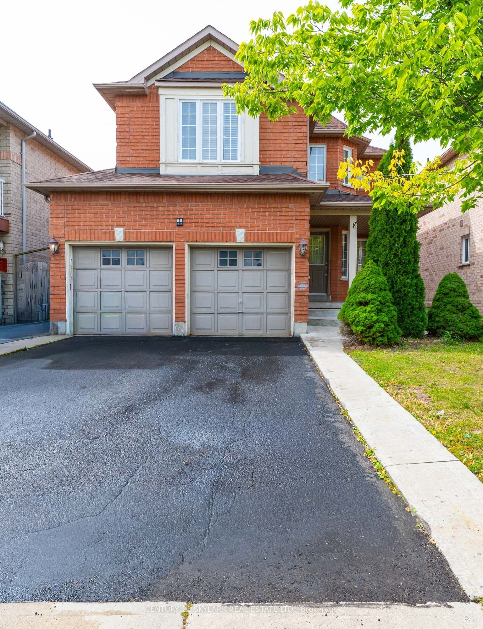 44 Fallstar Crescent Property Photo 1