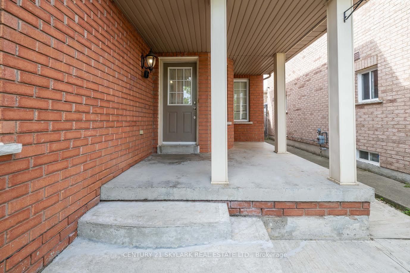 44 Fallstar Crescent Property Photo 2