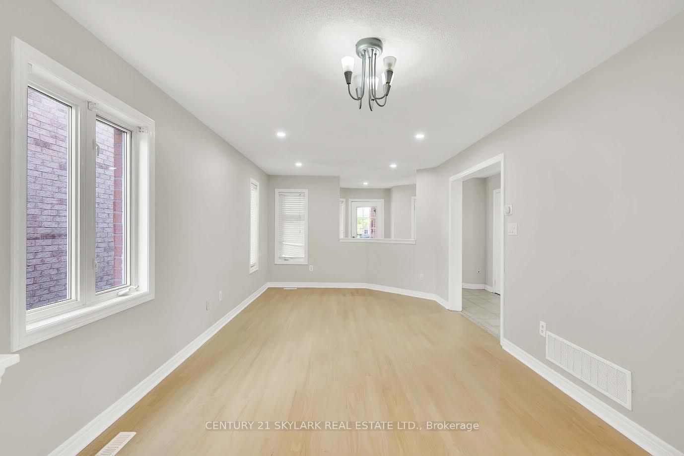 44 Fallstar Crescent Property Photo 6