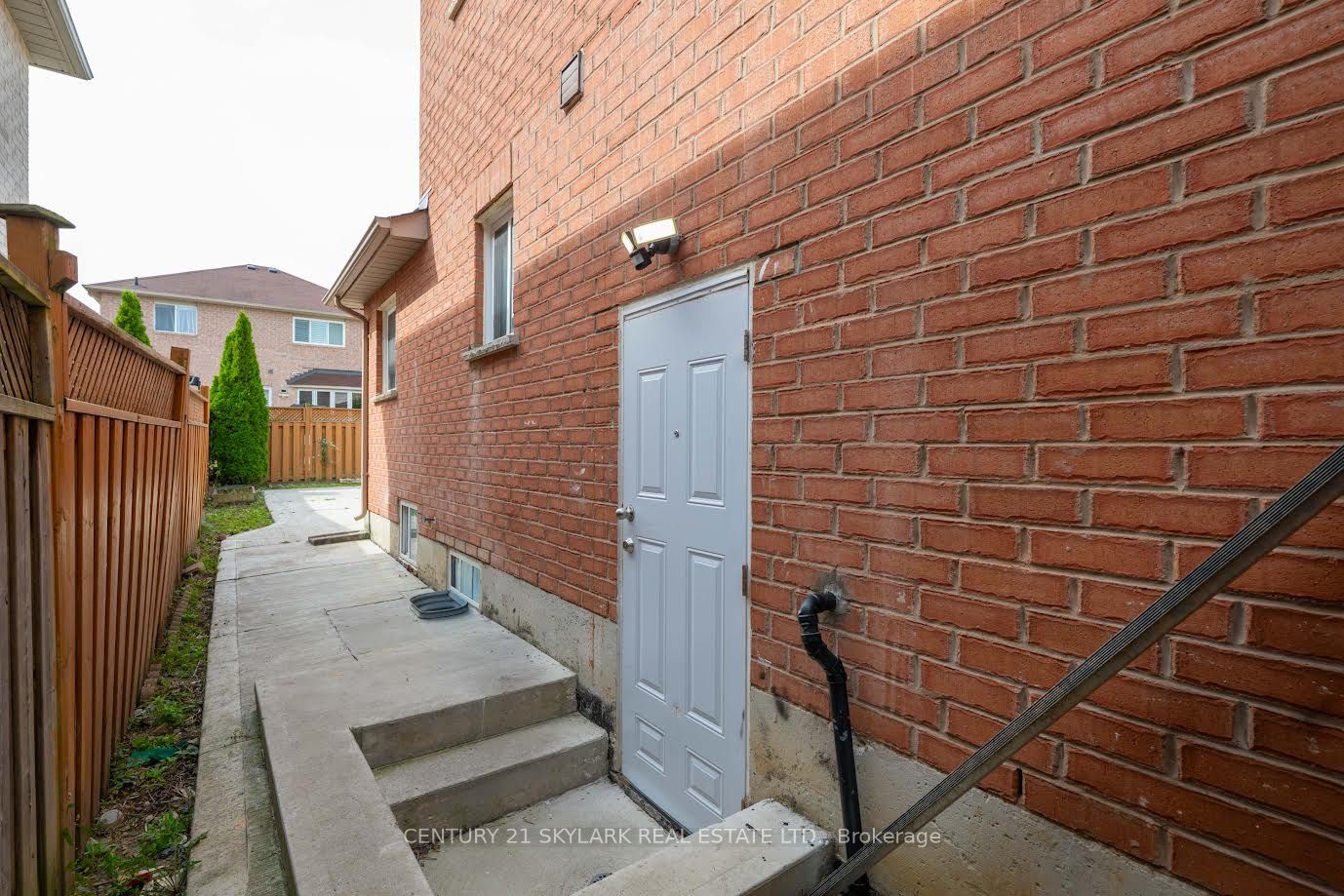44 Fallstar Crescent Property Photo 18