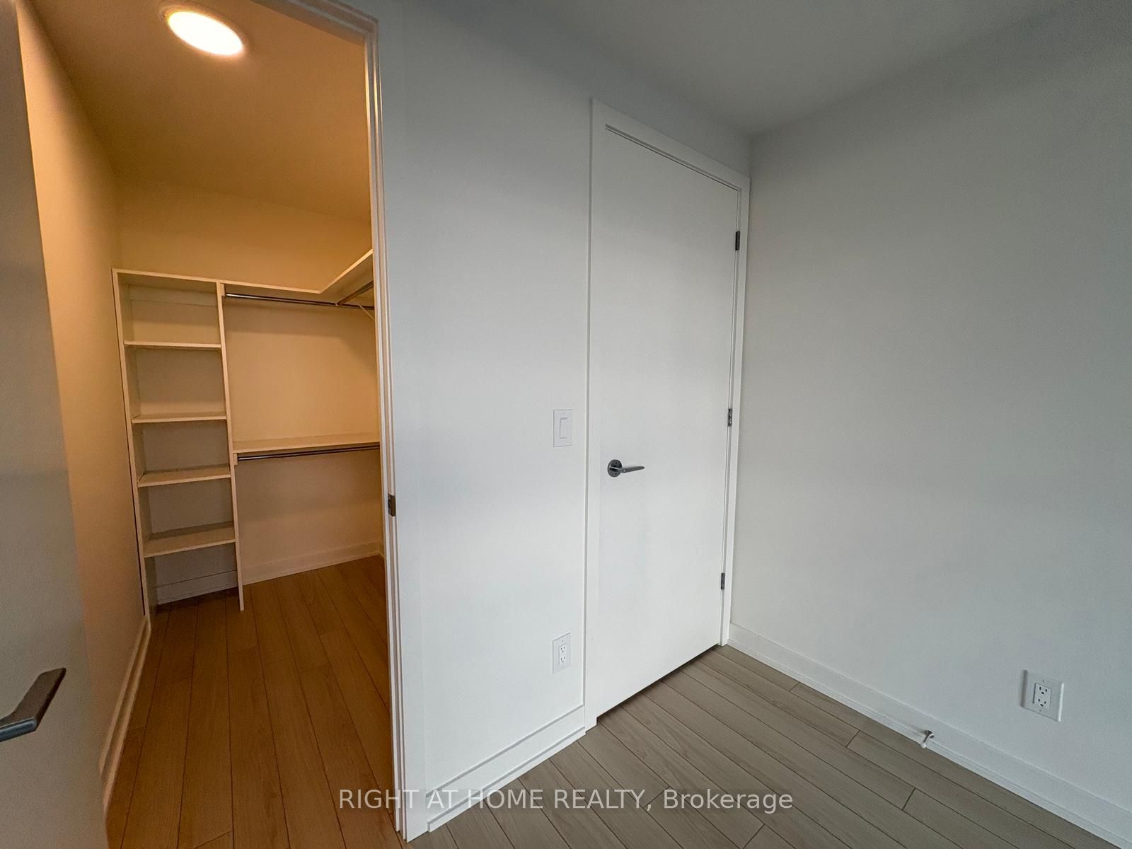 3071 Trafalgar Road 410 Property Photo 15