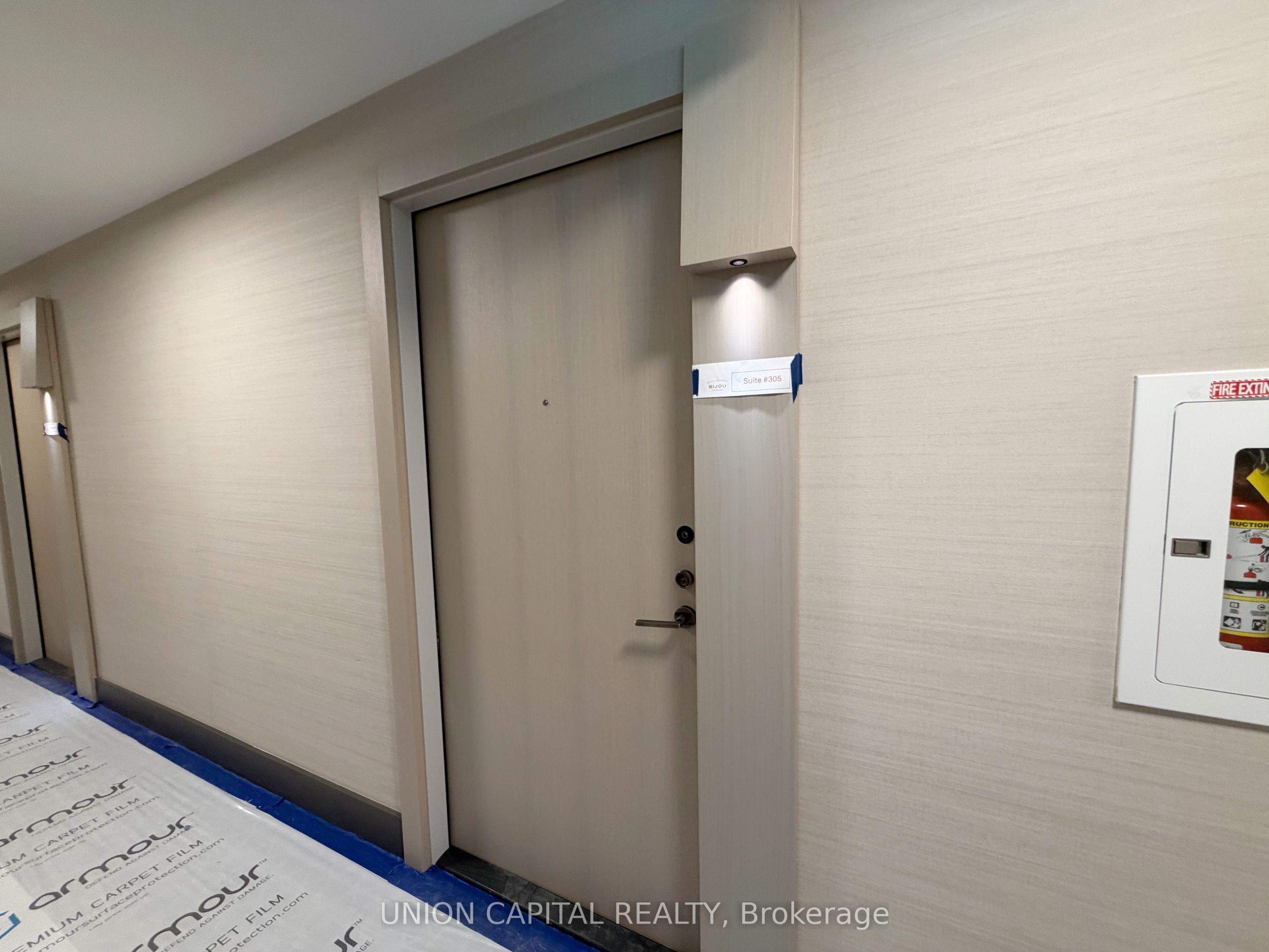 2450 Bloor Street 305 Property Photo 2