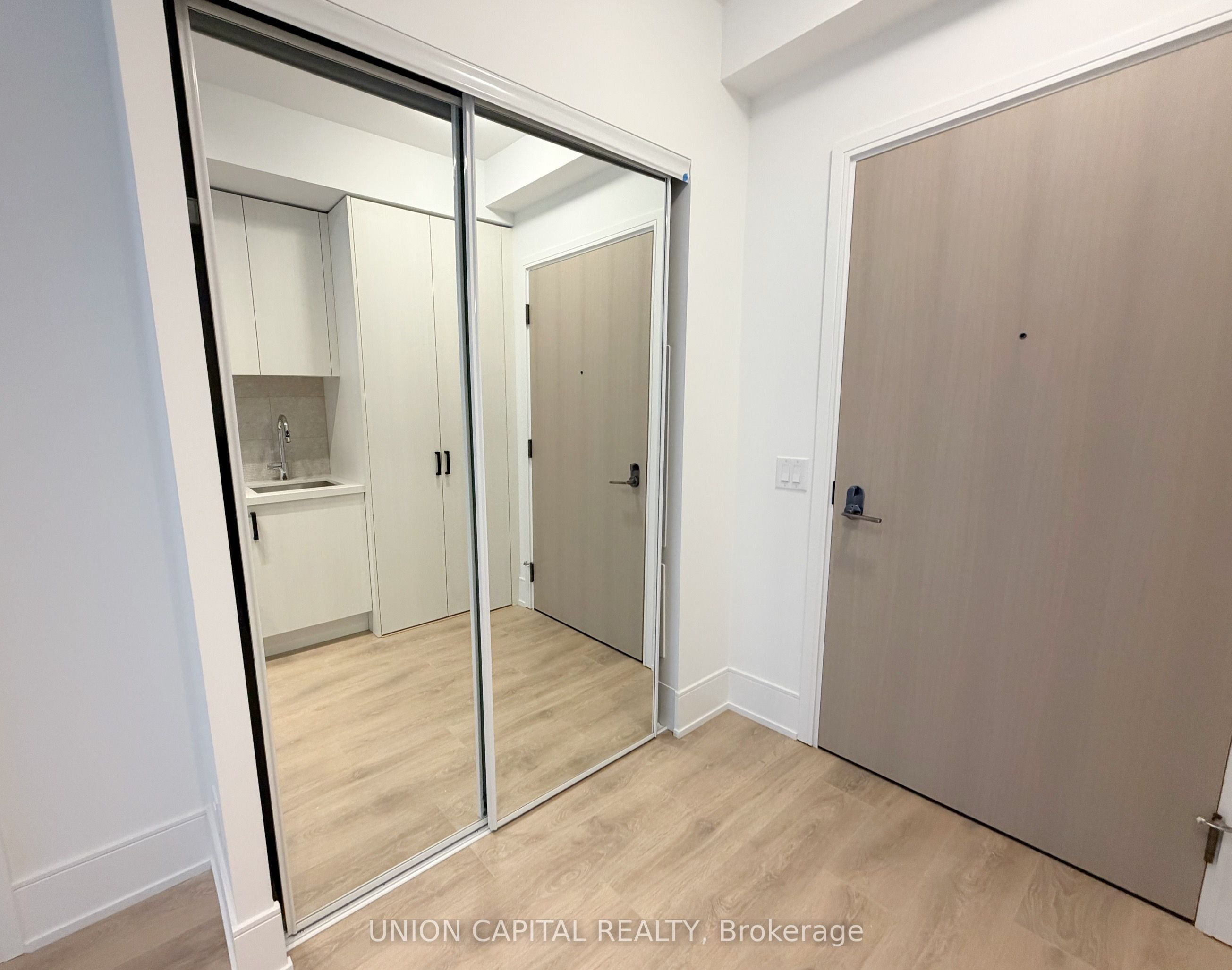 2450 Bloor Street 305 Property Photo 3