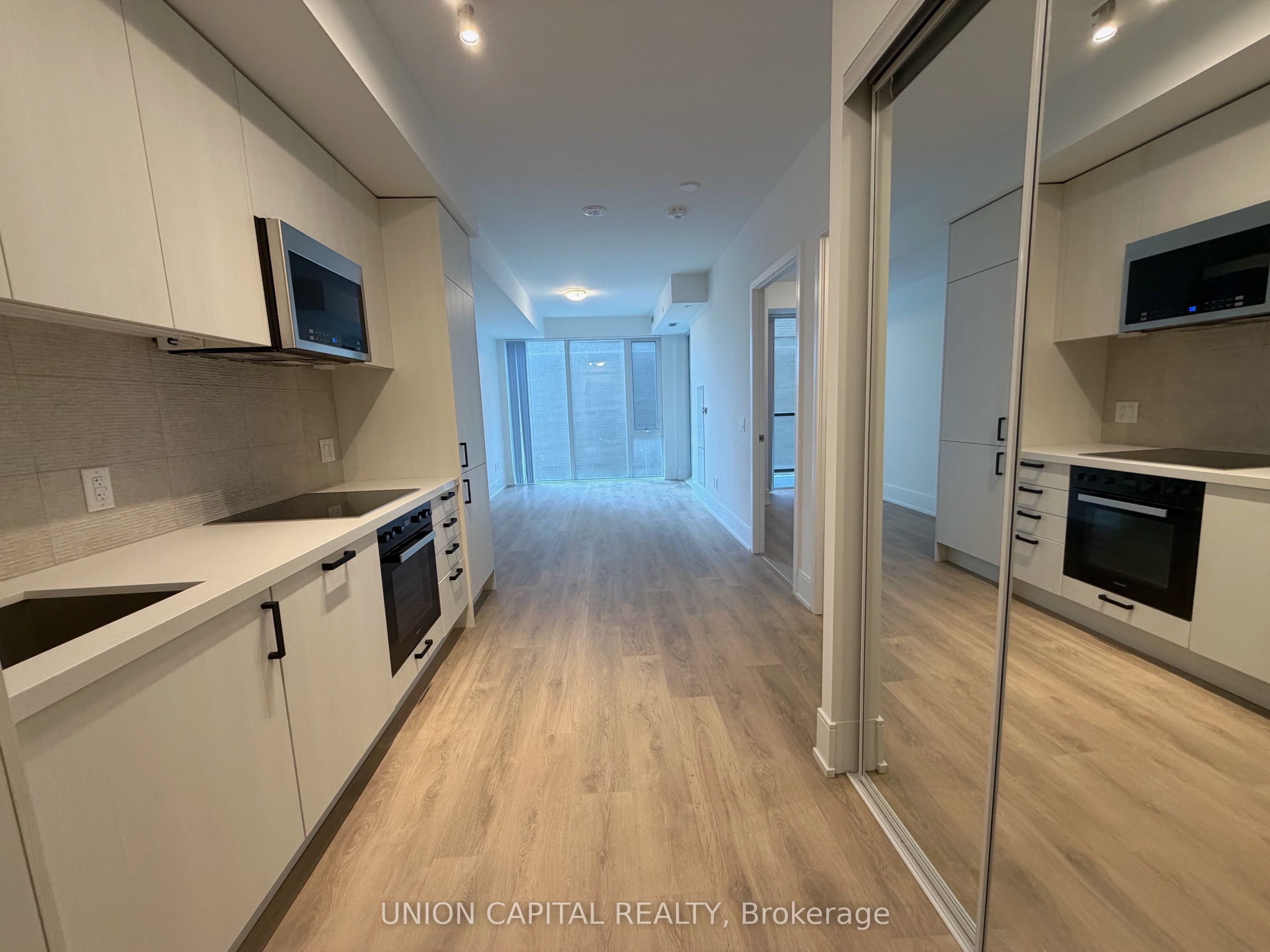 2450 Bloor Street 305 Property Photo 6