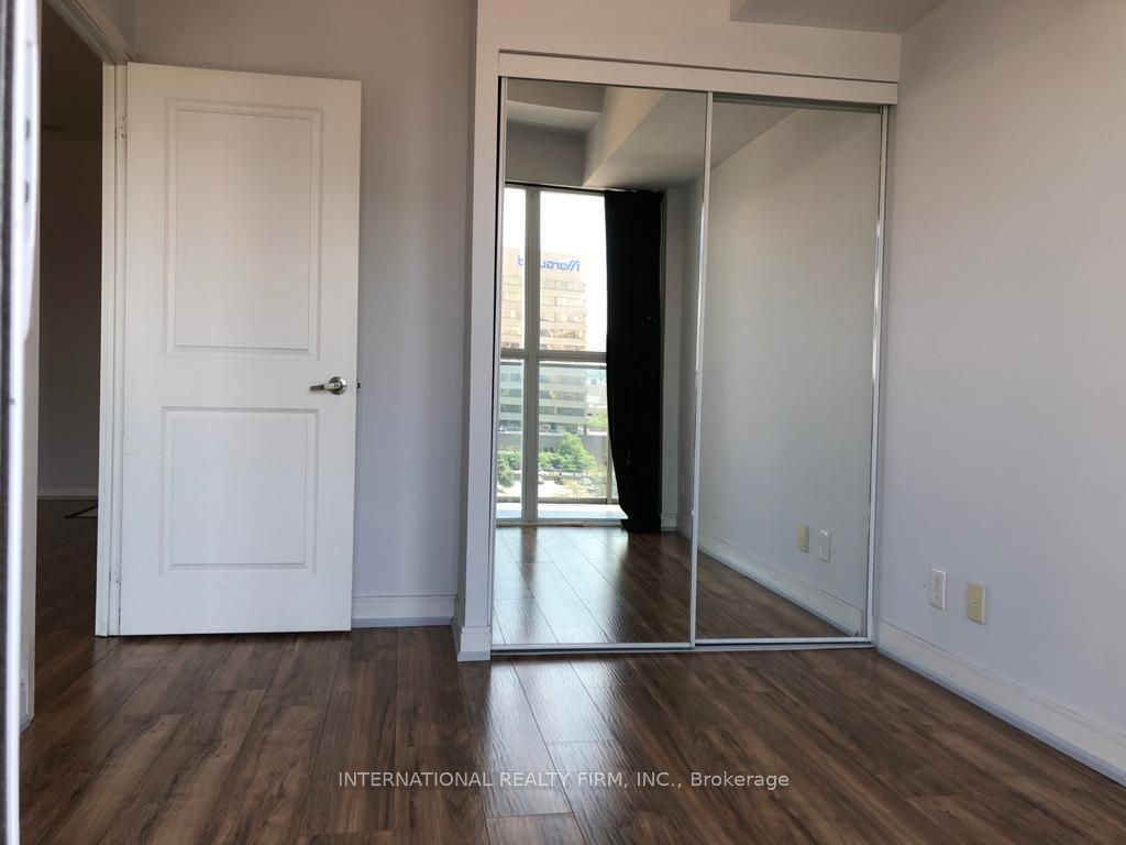 60 Absolute Avenue 805 Property Photo 11