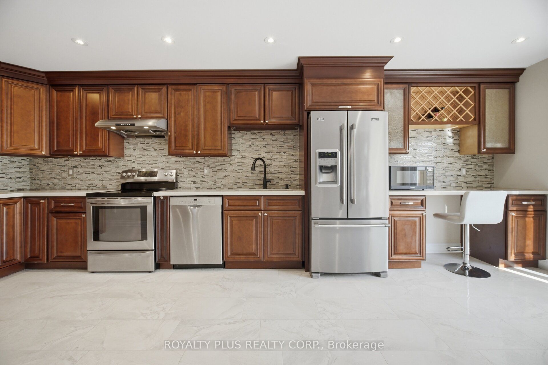 77 Arthurs Crescent Property Photo 10