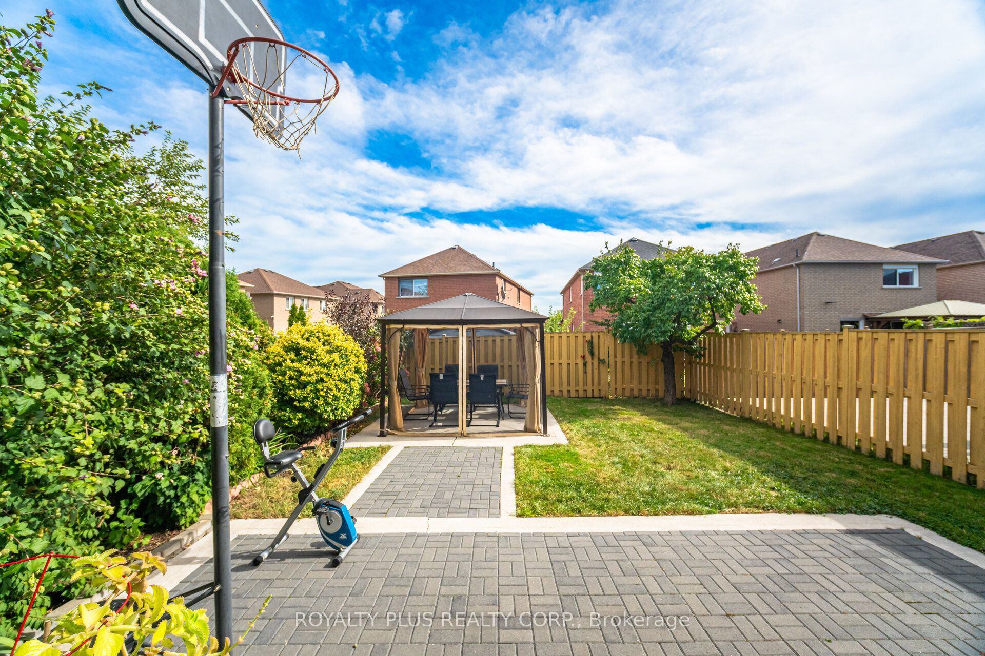 77 Arthurs Crescent Property Photo 37