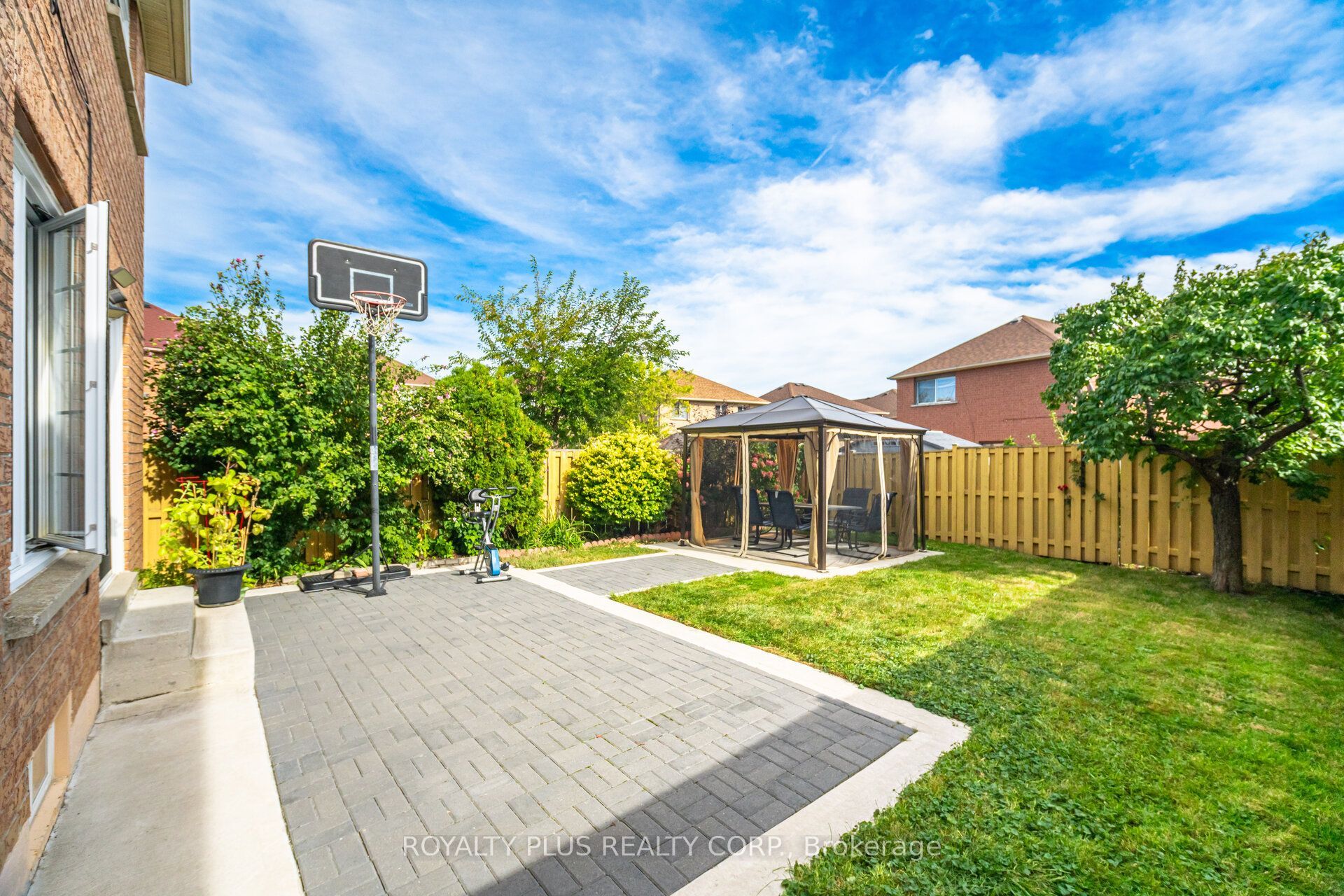 77 Arthurs Crescent Property Photo 38