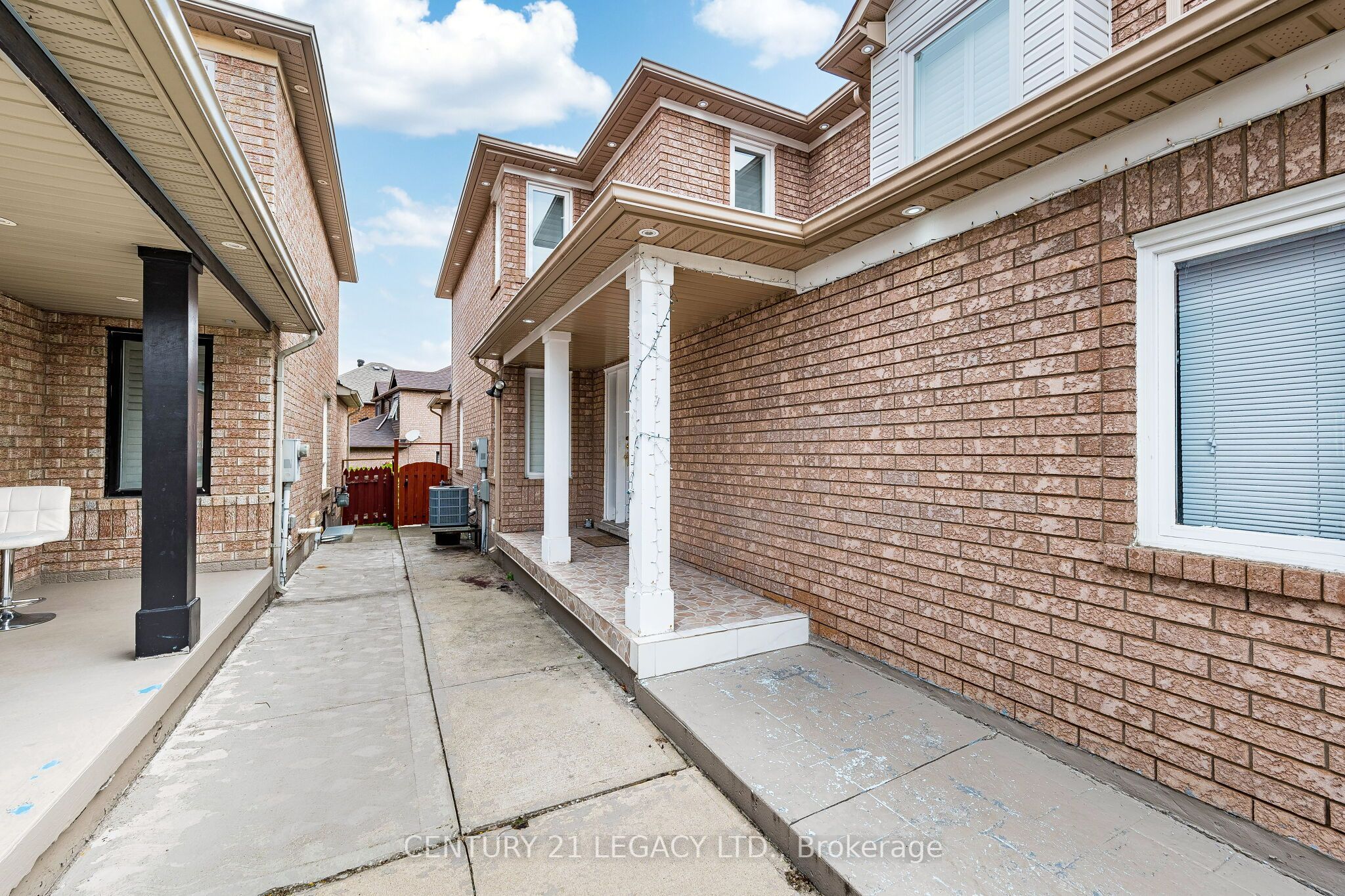 64 Narrow Valley Crescent Property Photo 3