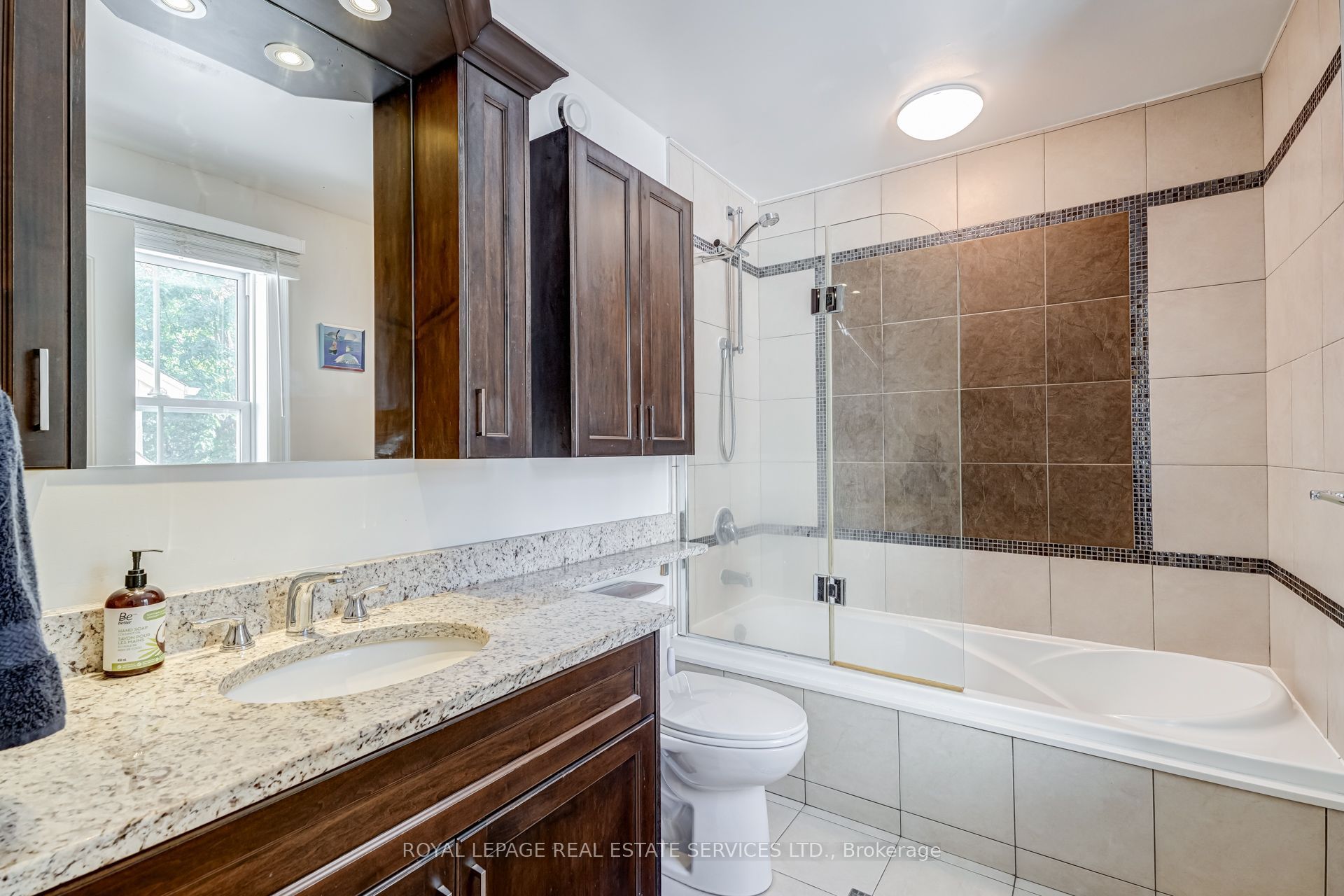 2305 Belyea Street Property Photo 31