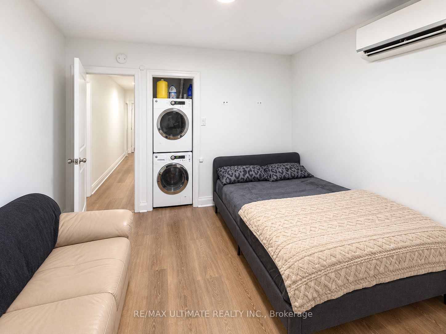 3073 Bloor Street W Property Photo 13