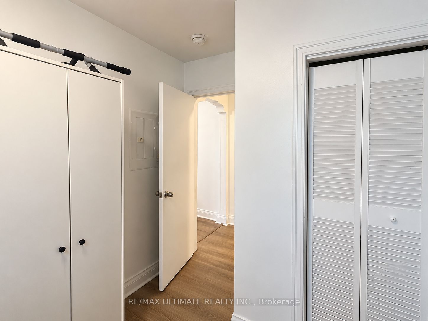 3073 Bloor Street W Property Photo 18