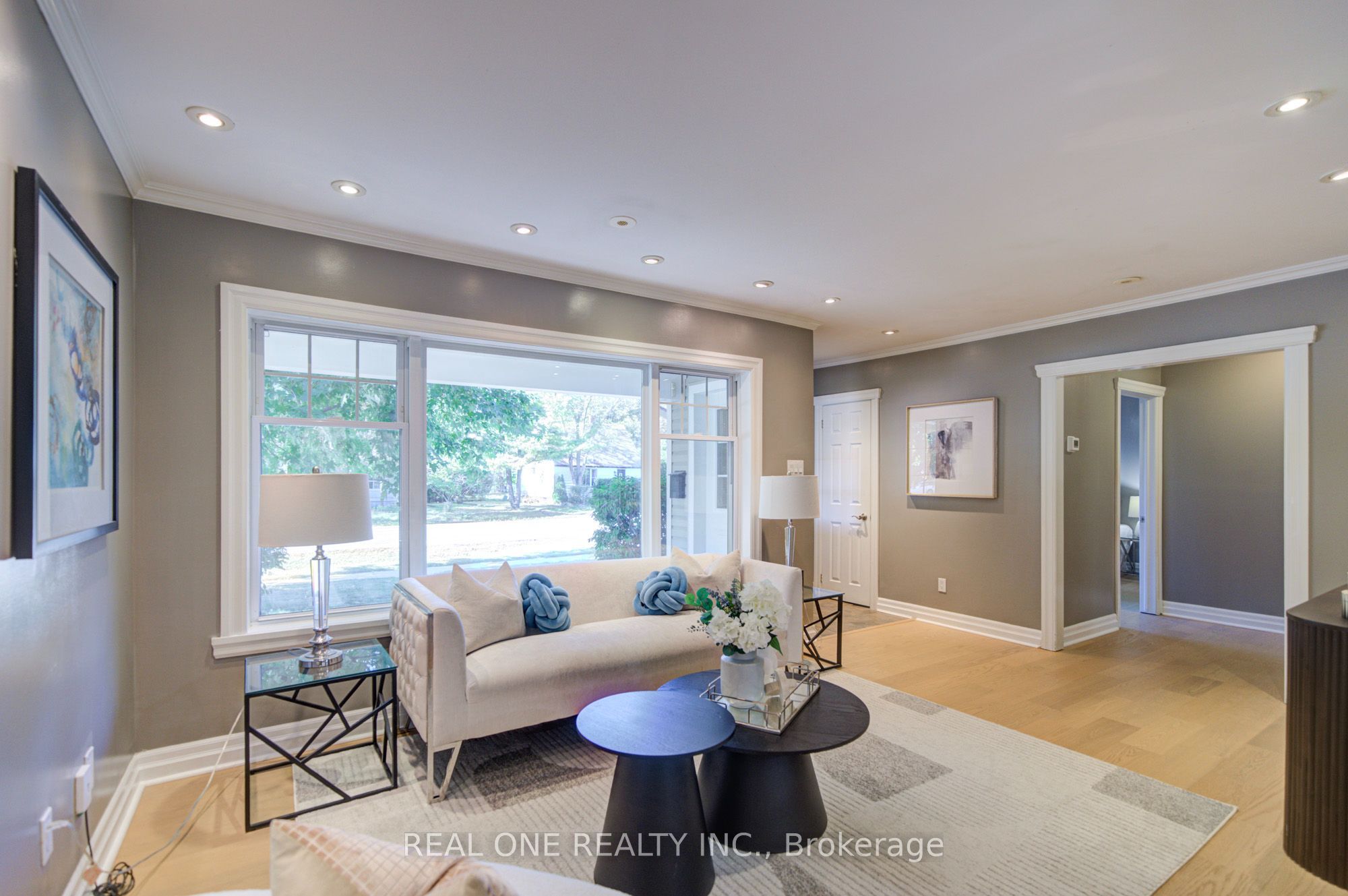 1099 Kent Avenue Property Photo 9