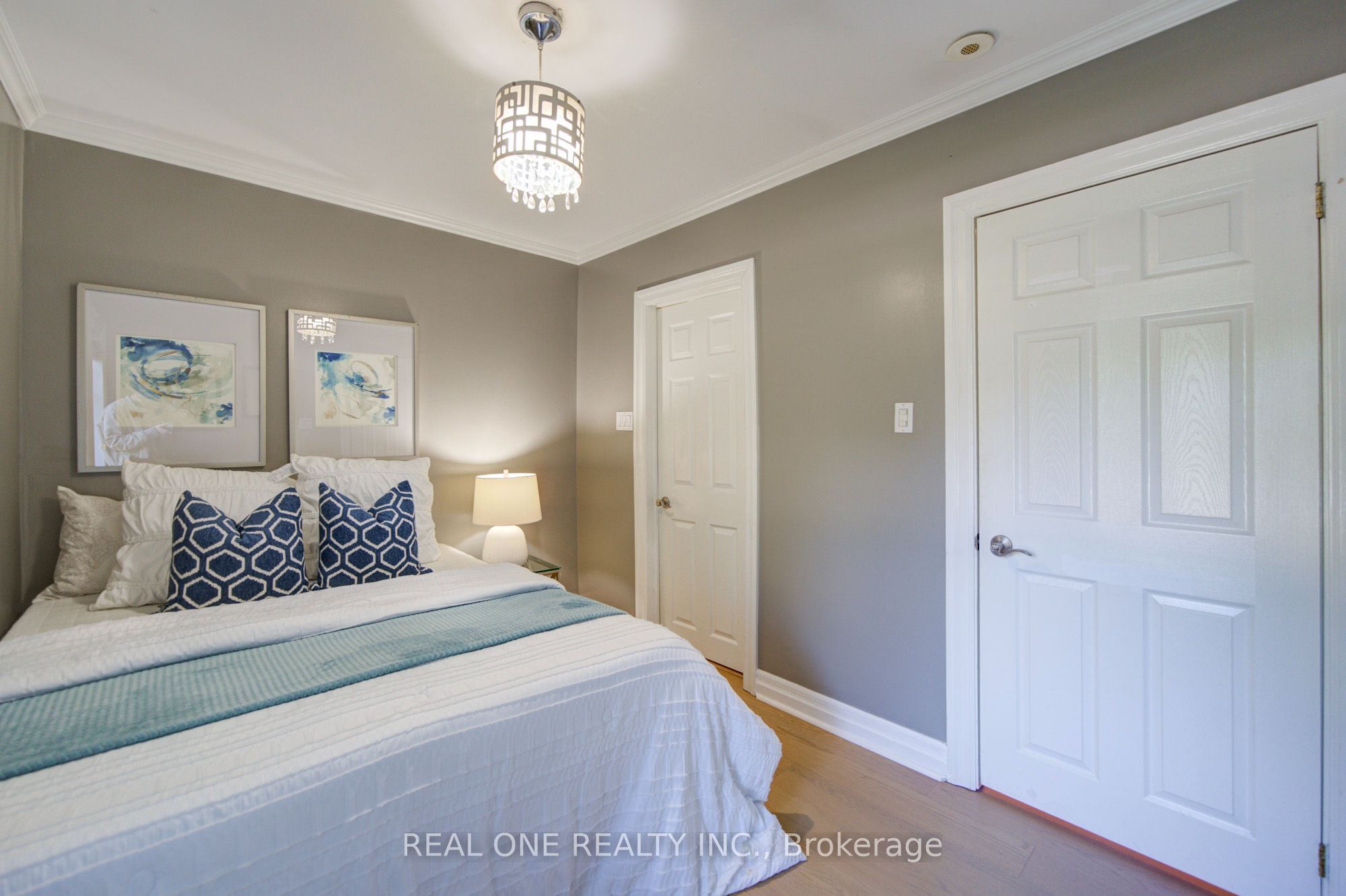 1099 Kent Avenue Property Photo 23