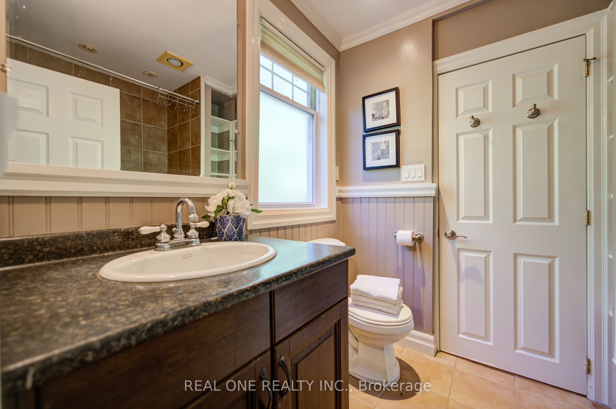 1099 Kent Avenue Property Photo 24