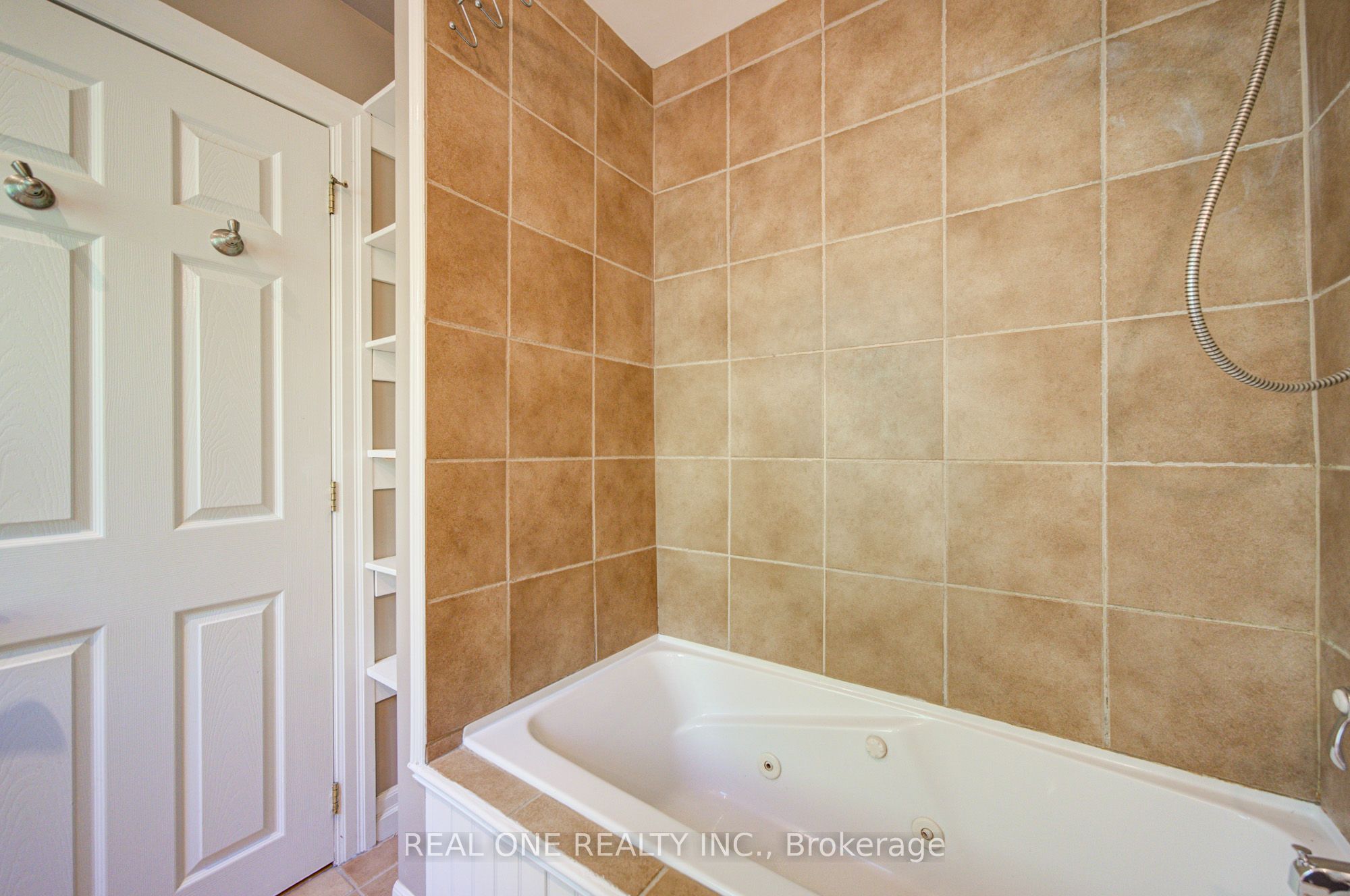 1099 Kent Avenue Property Photo 26