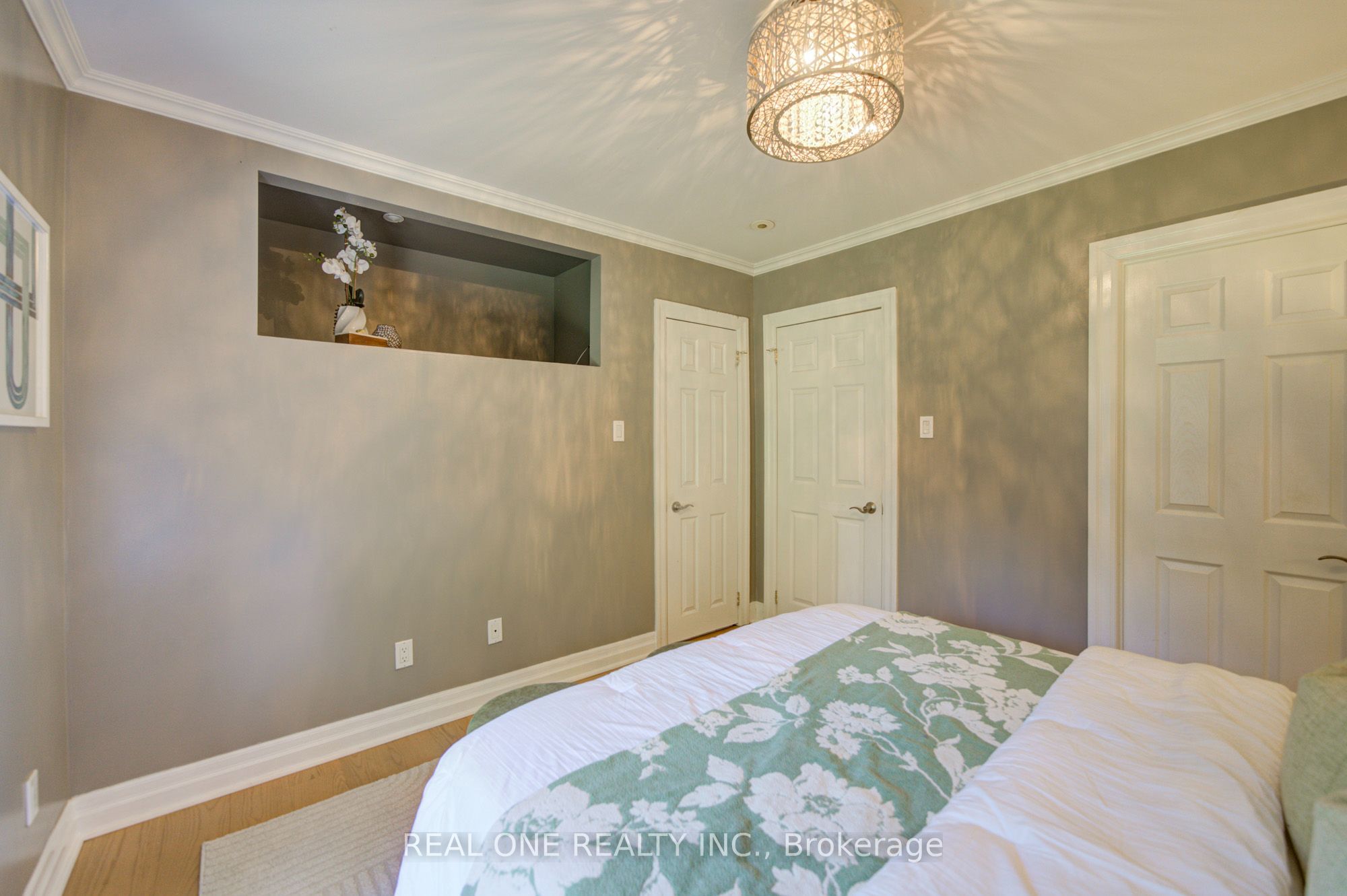 1099 Kent Avenue Property Photo 29