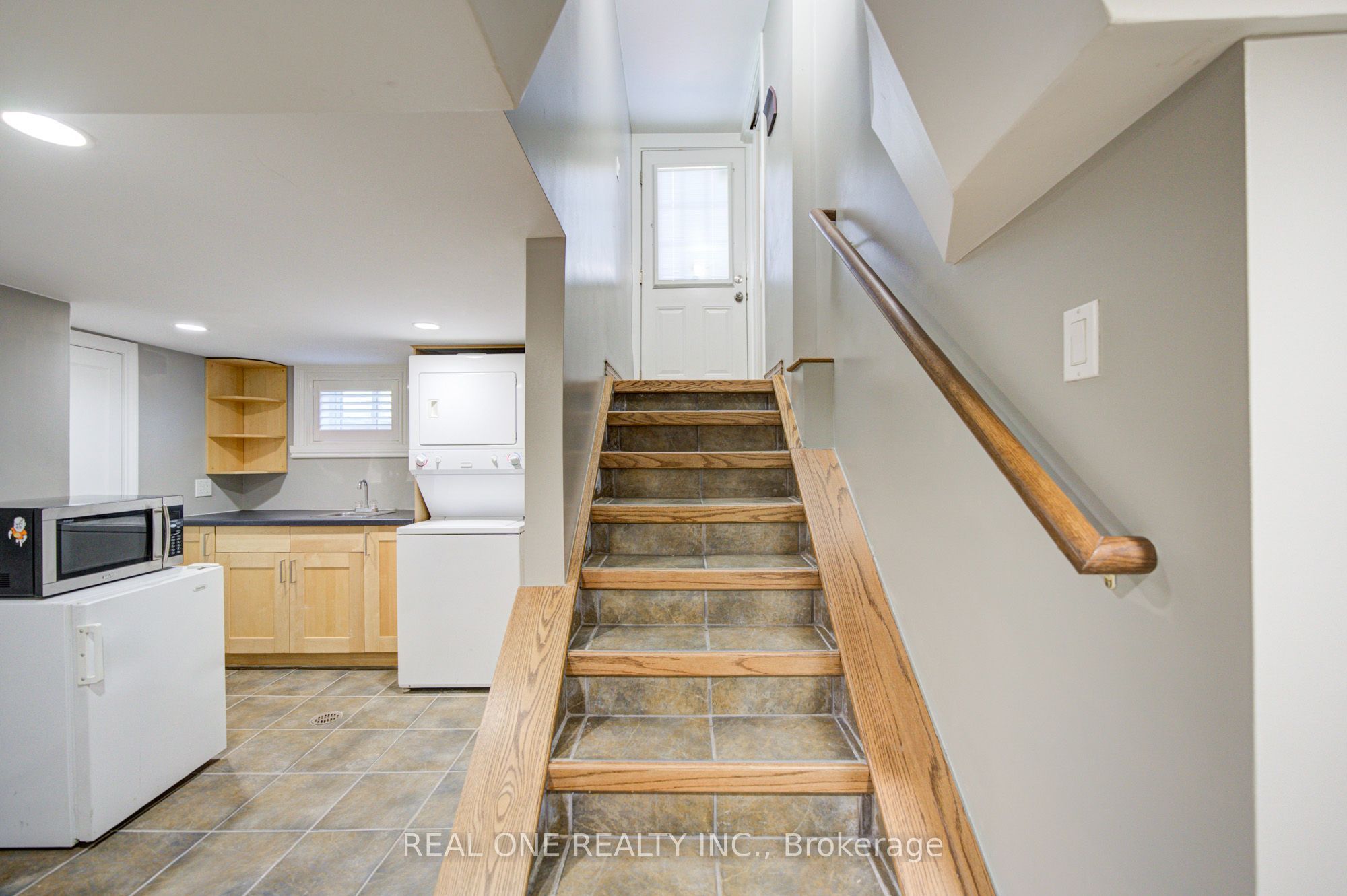 1099 Kent Avenue Property Photo 31