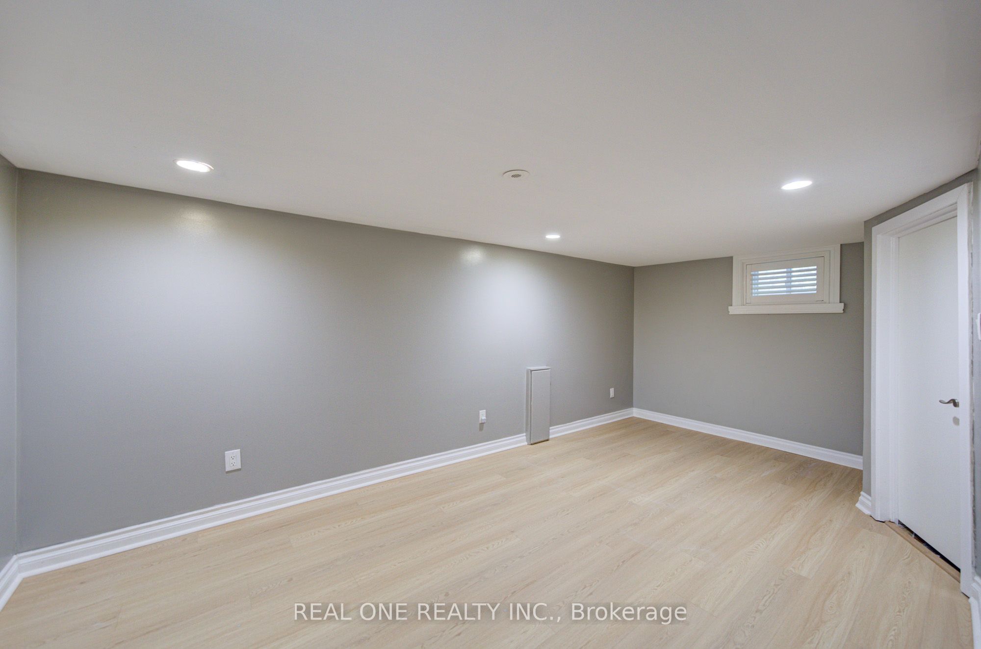 1099 Kent Avenue Property Photo 35