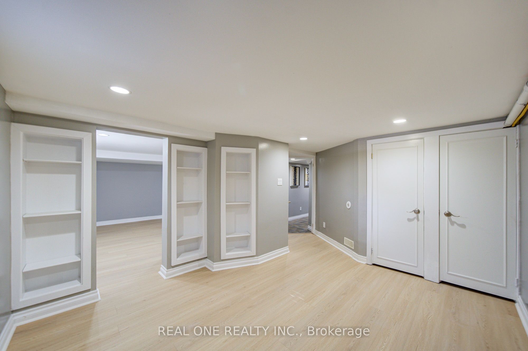 1099 Kent Avenue Property Photo 44