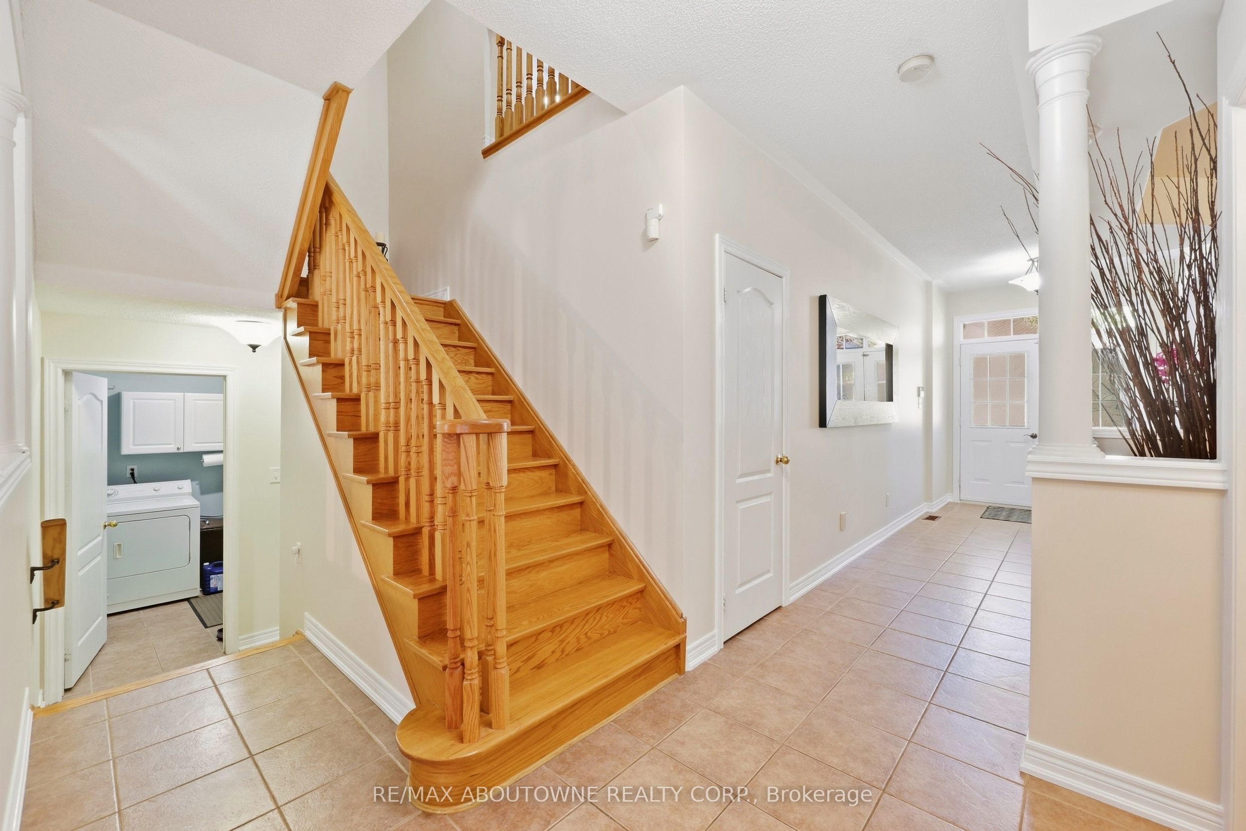 1094 Gorham Way Property Photo 14