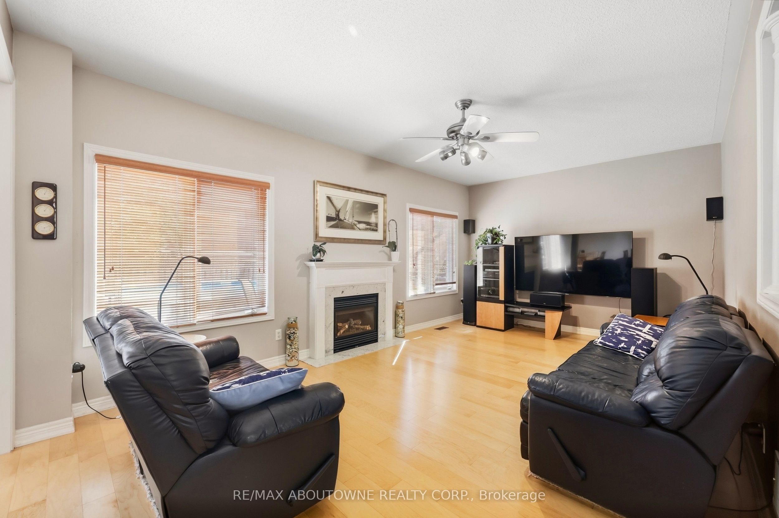 1094 Gorham Way Property Photo 15