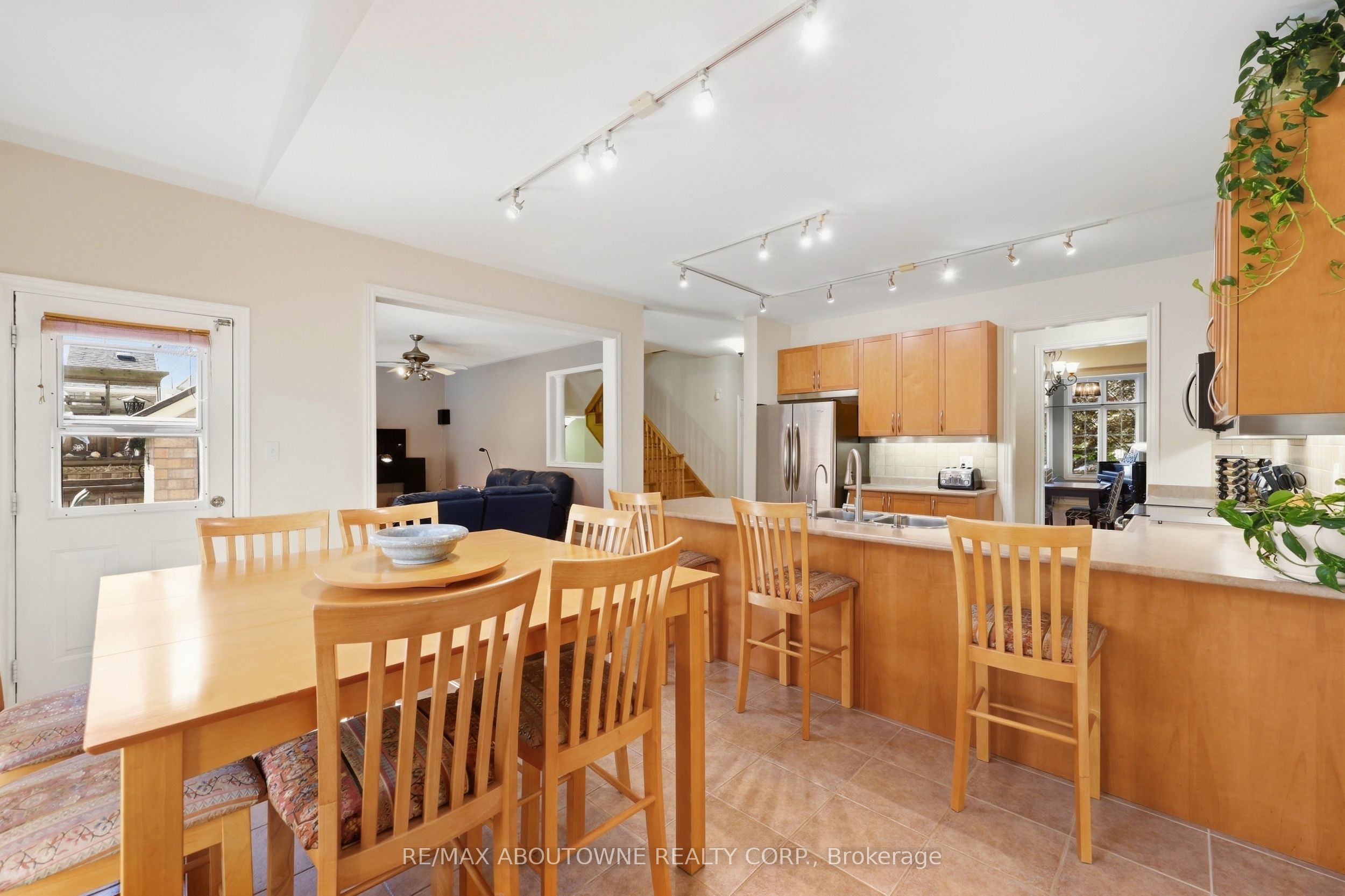 1094 Gorham Way Property Photo 18