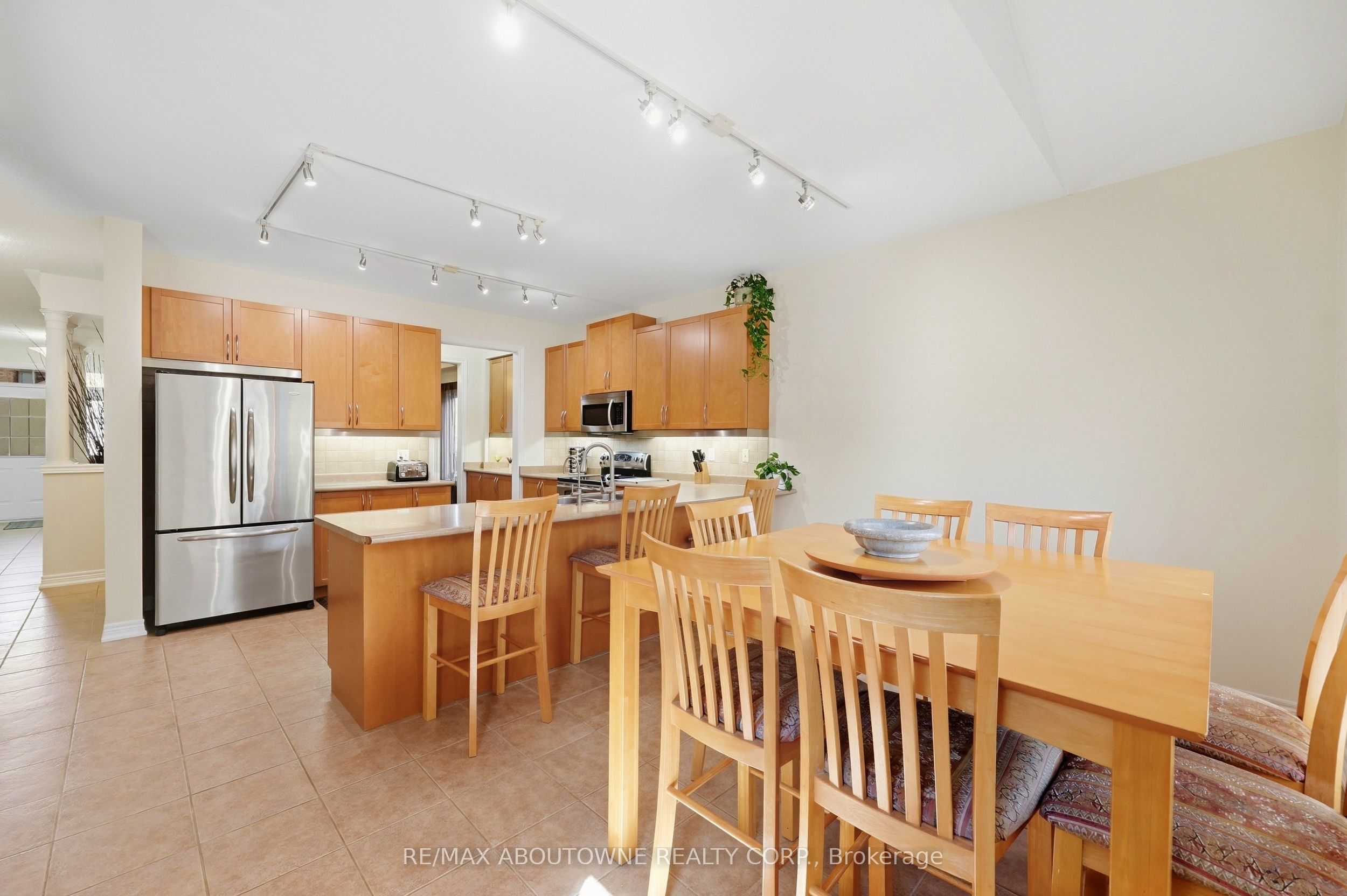 1094 Gorham Way Property Photo 19