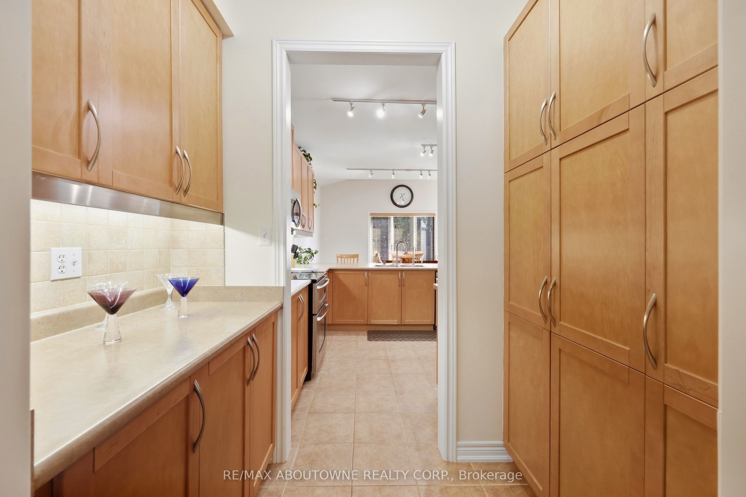 1094 Gorham Way Property Photo 23