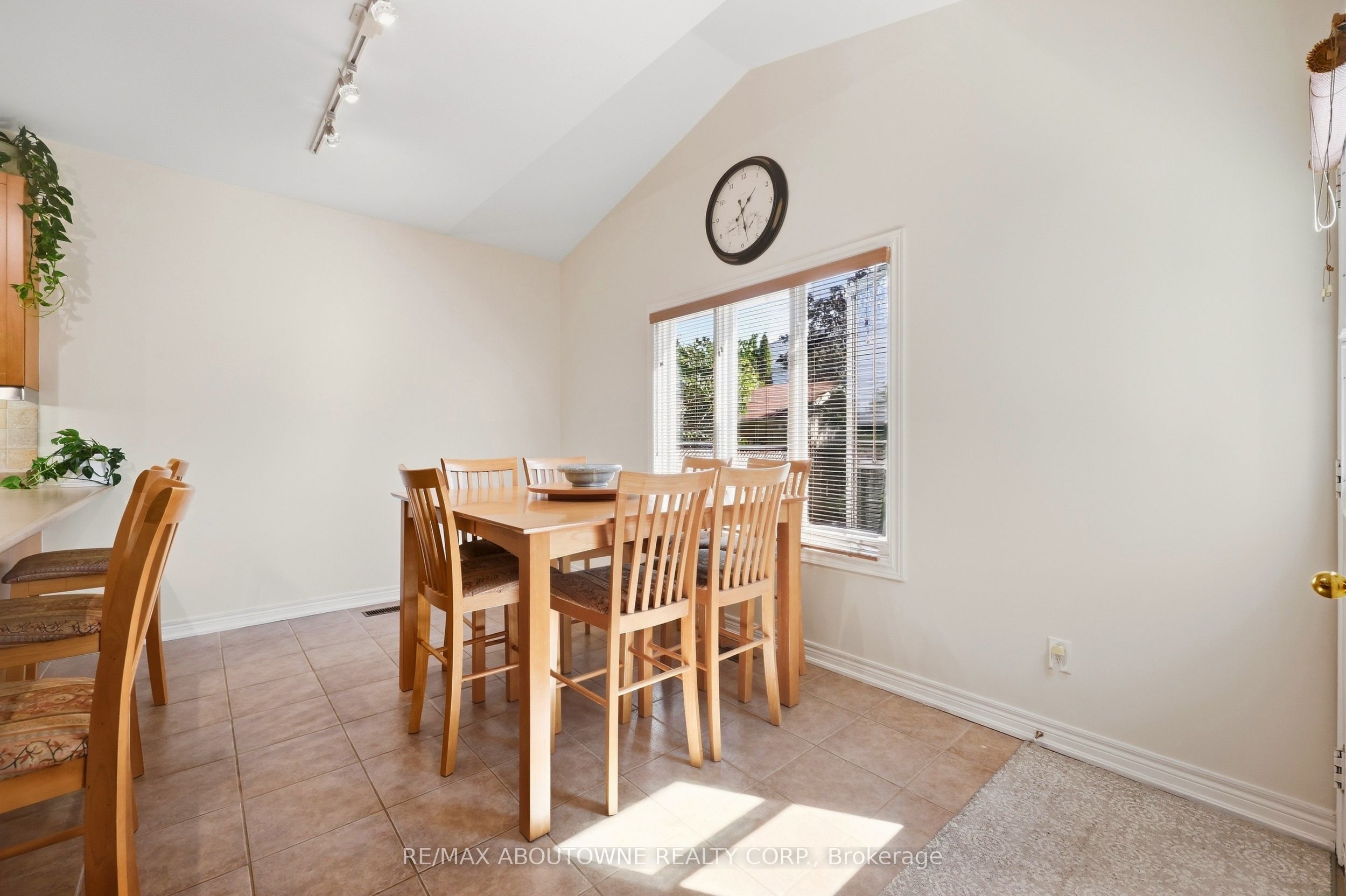 1094 Gorham Way Property Photo 24