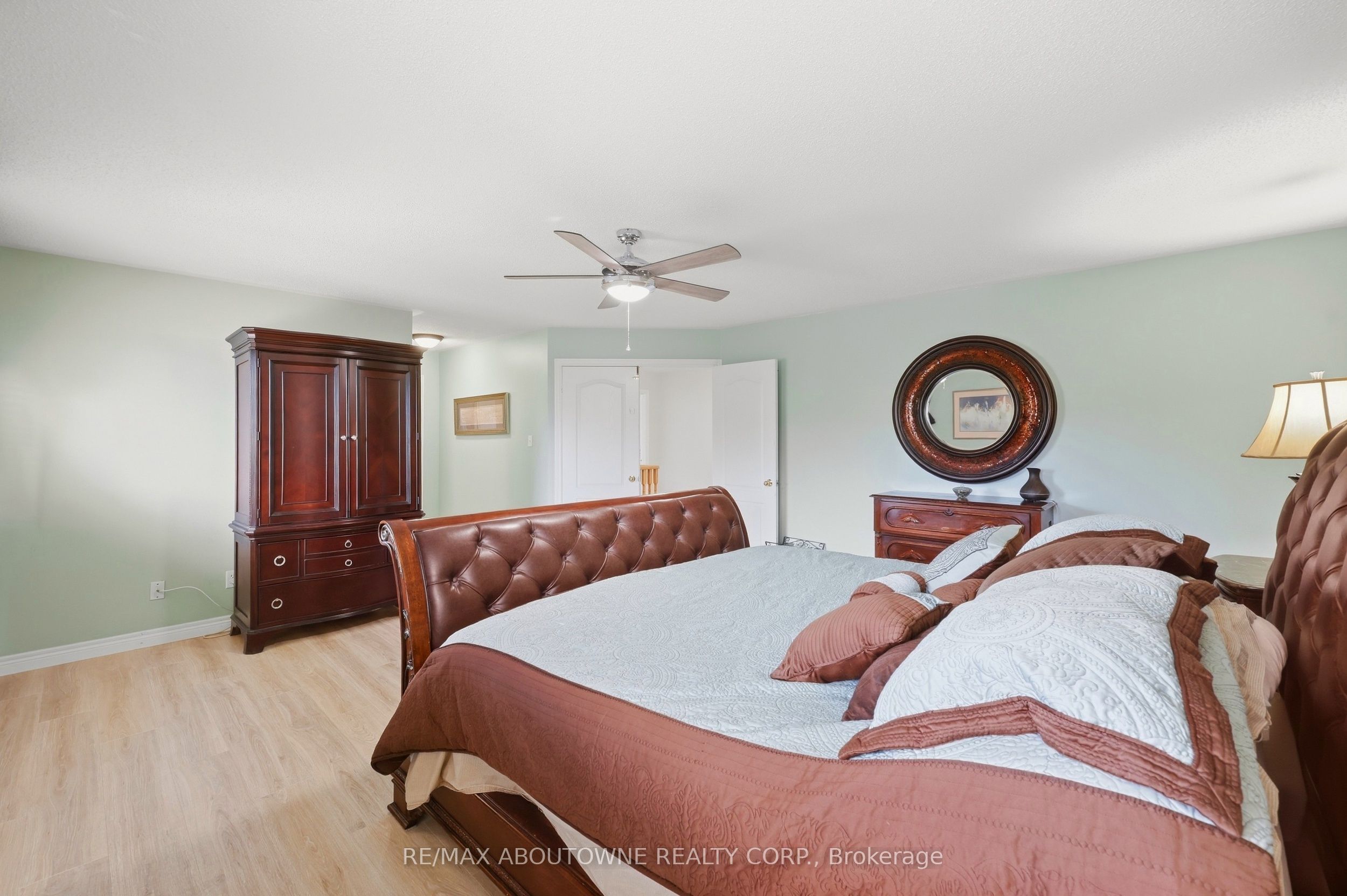 1094 Gorham Way Property Photo 29