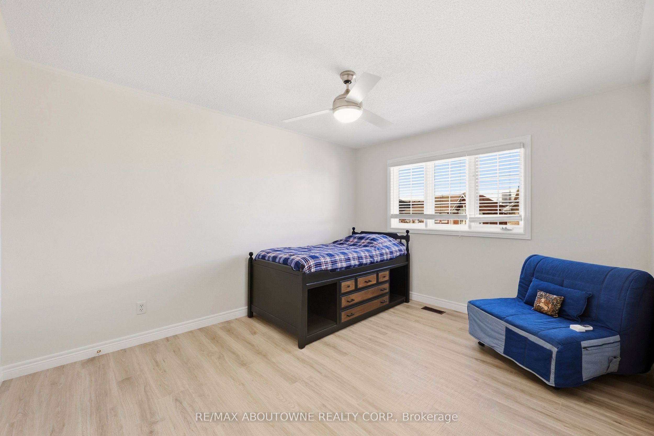 1094 Gorham Way Property Photo 37