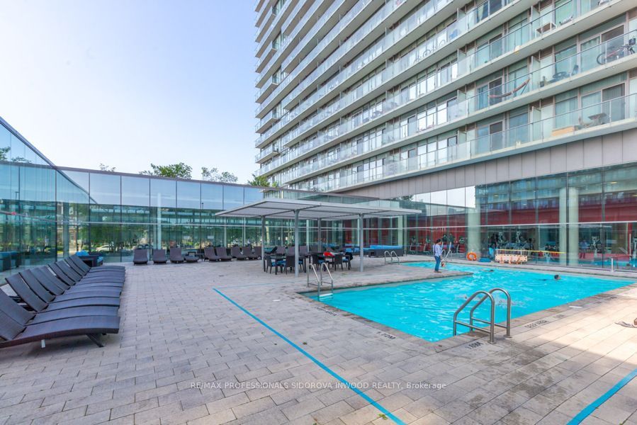 105 The Queensway Avenue 404 Property Photo 24