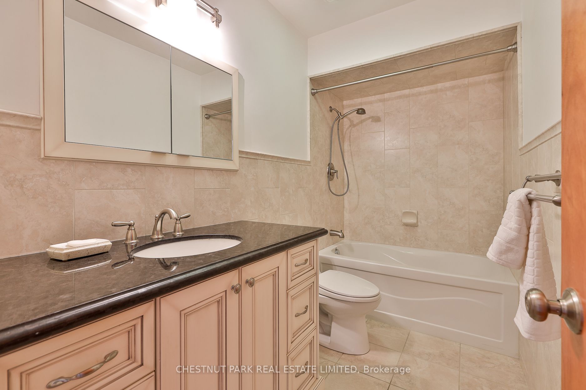 28 Charrington Crescent Property Photo 13