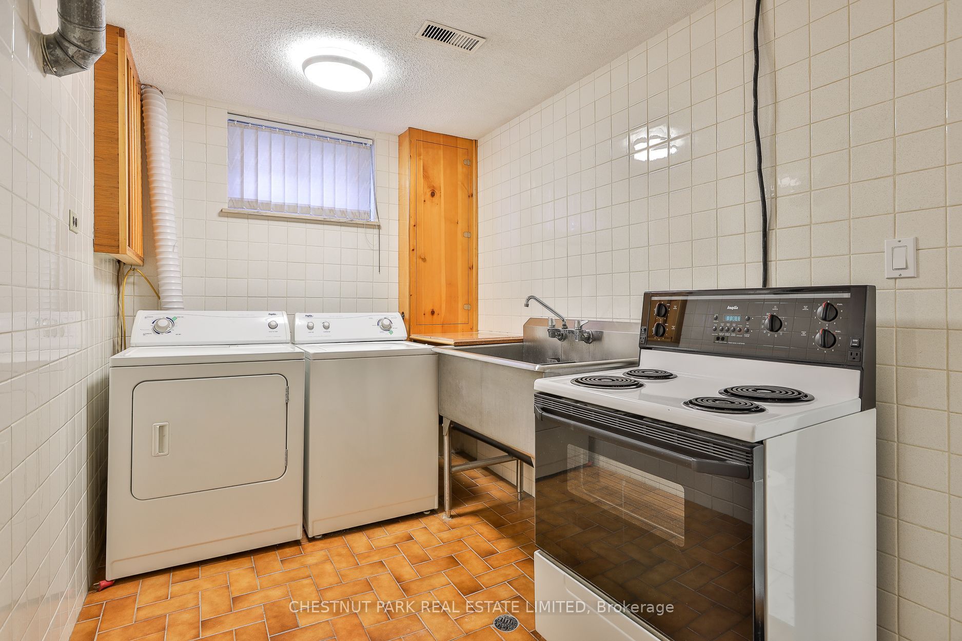 28 Charrington Crescent Property Photo 25