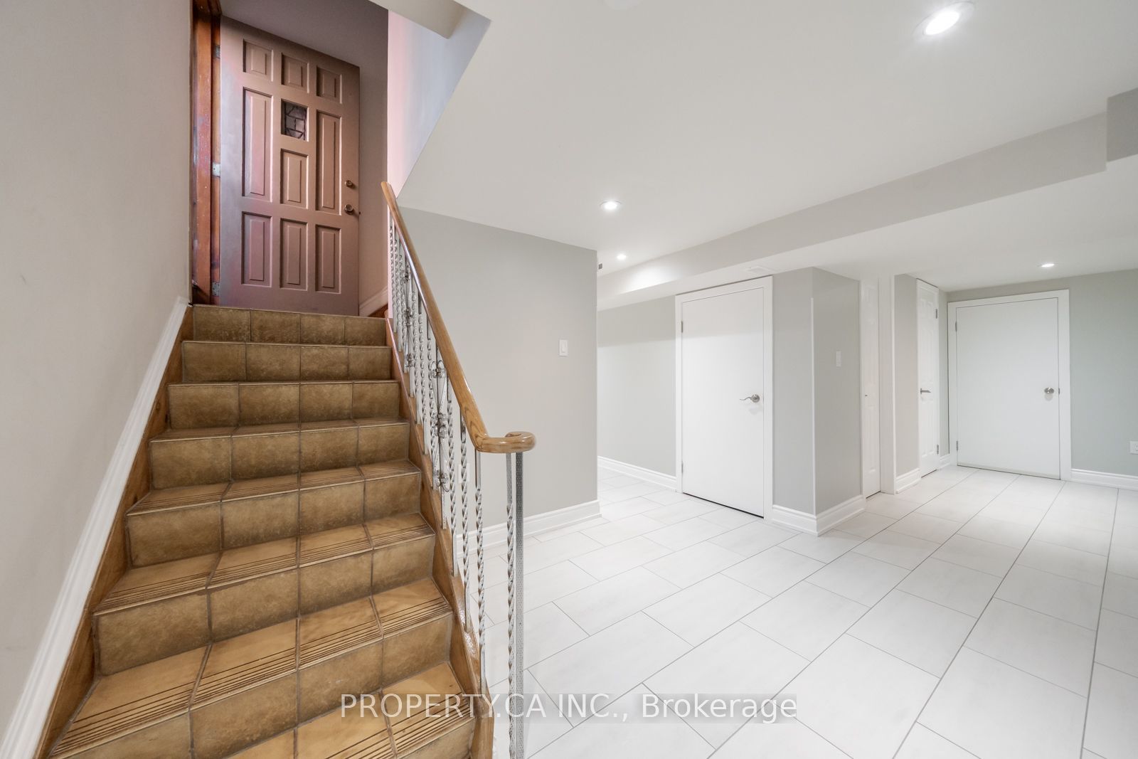 14 Alladin Avenue Bsmt Property Photo 2