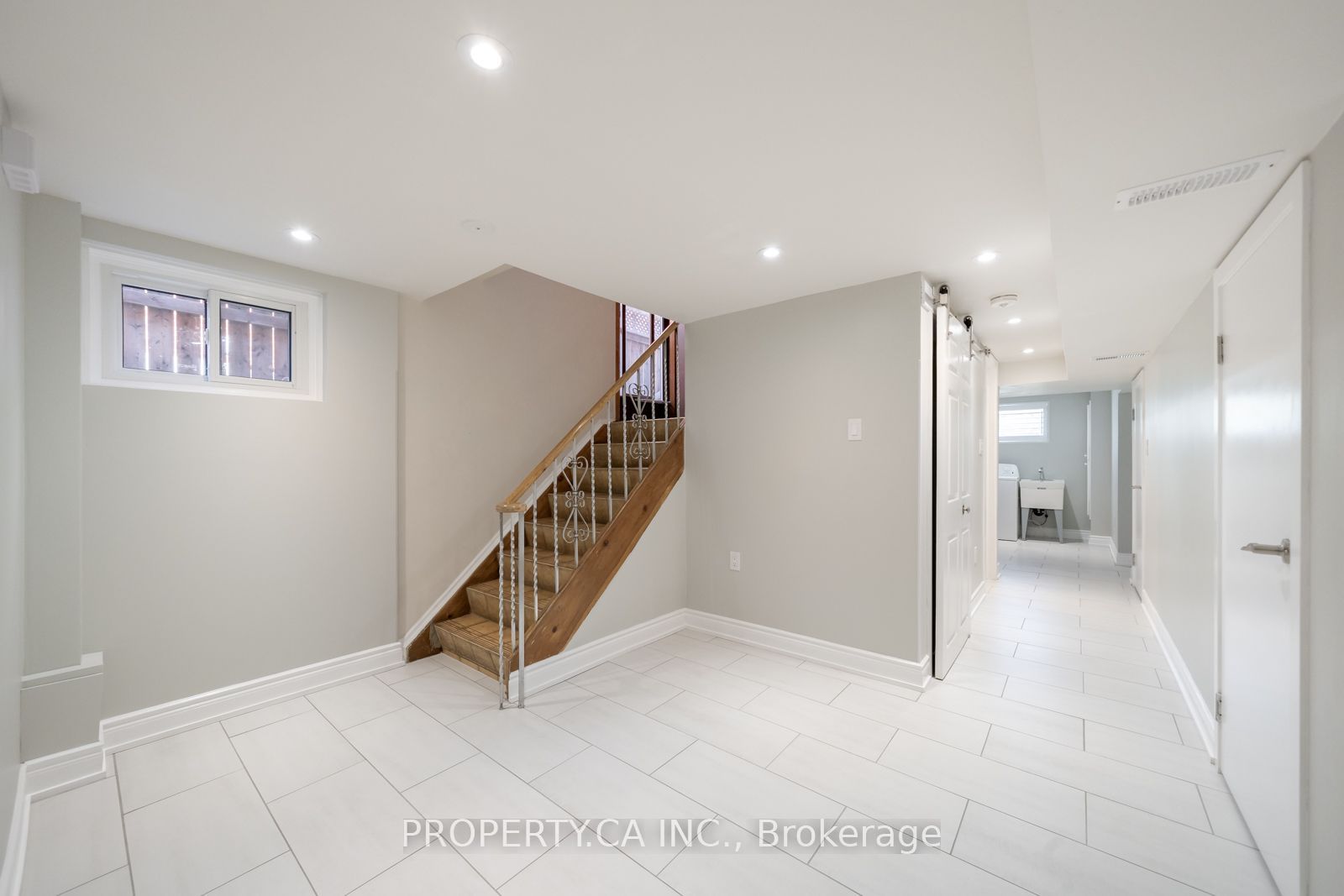 14 Alladin Avenue Bsmt Property Photo 3