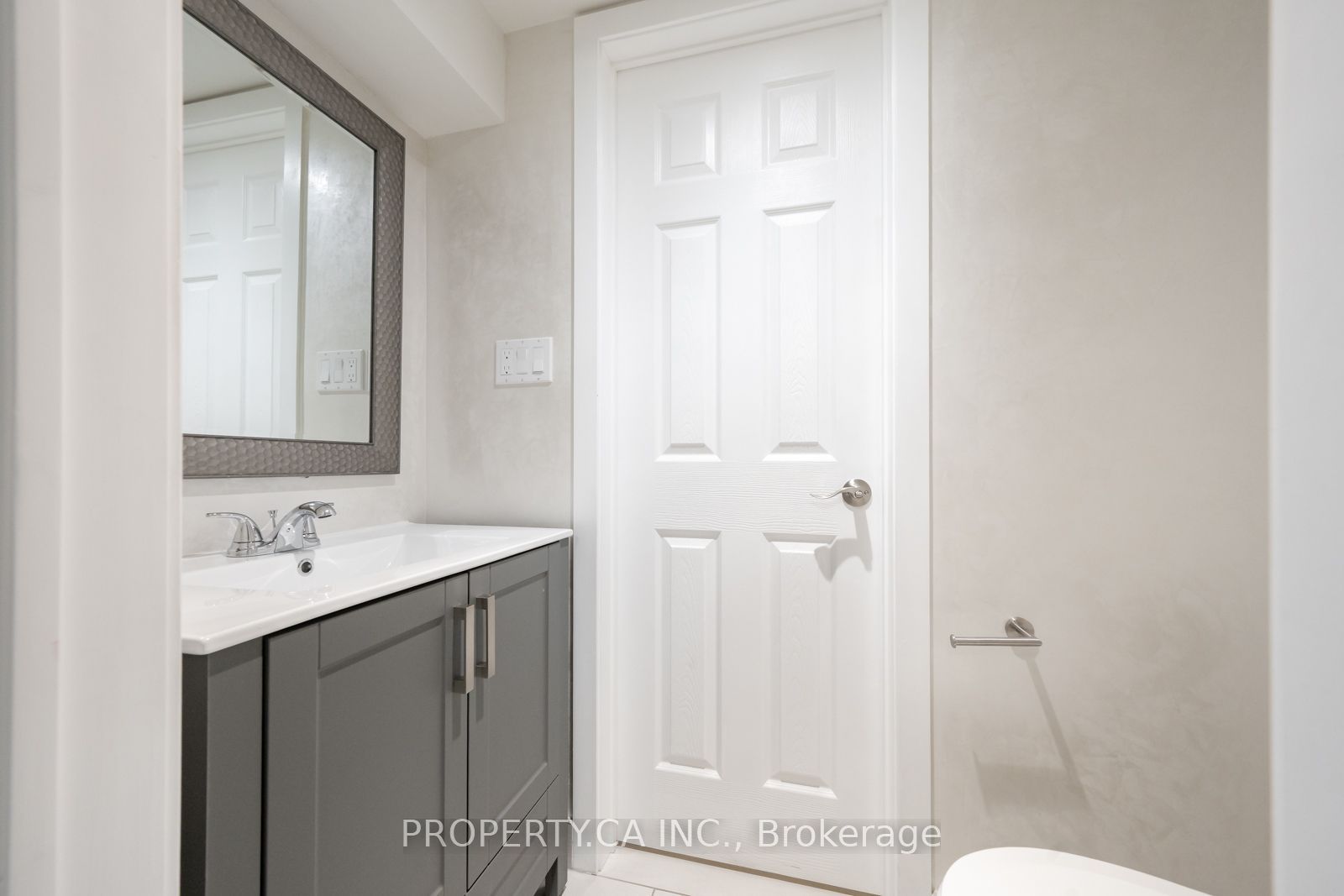 14 Alladin Avenue Bsmt Property Photo 14