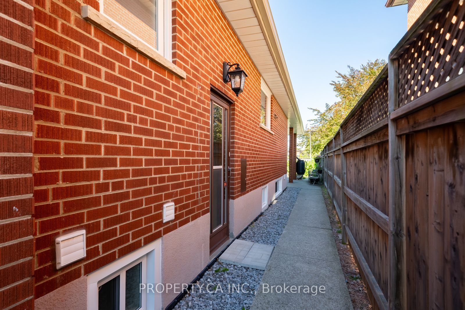 14 Alladin Avenue Bsmt Property Photo 22