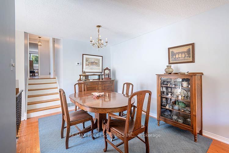 3284 Hornbeam Crescent Property Photo 14