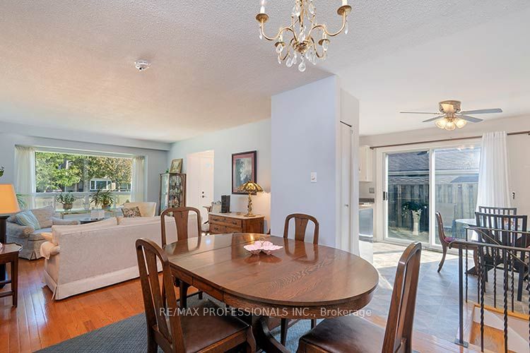 3284 Hornbeam Crescent Property Photo 15