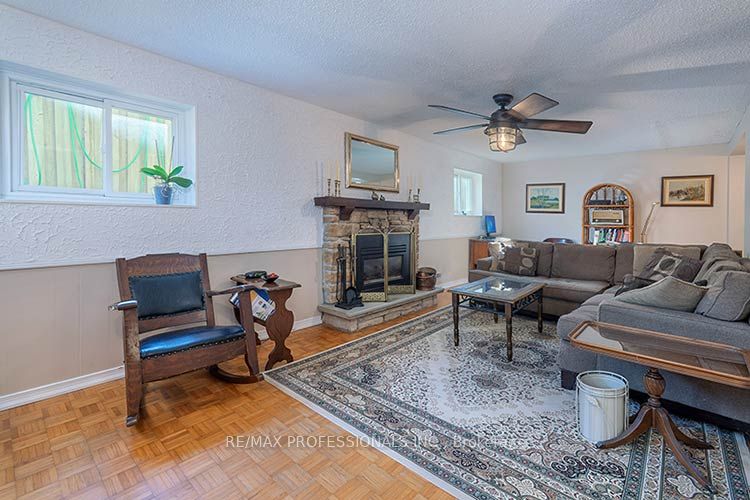 3284 Hornbeam Crescent Property Photo 16