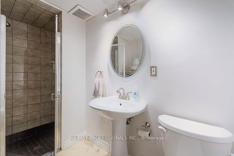 3284 Hornbeam Crescent Property Photo 20